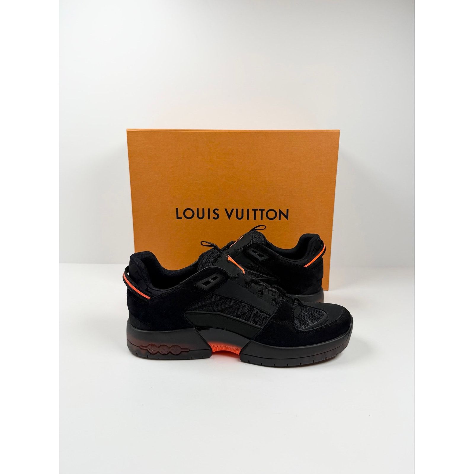 Louis Vuitton Size 7LV/8US - Louis Vuitton x Lucien Clark Sneakers NEW Size US 8 / EU 41 - 5 Thumbnail