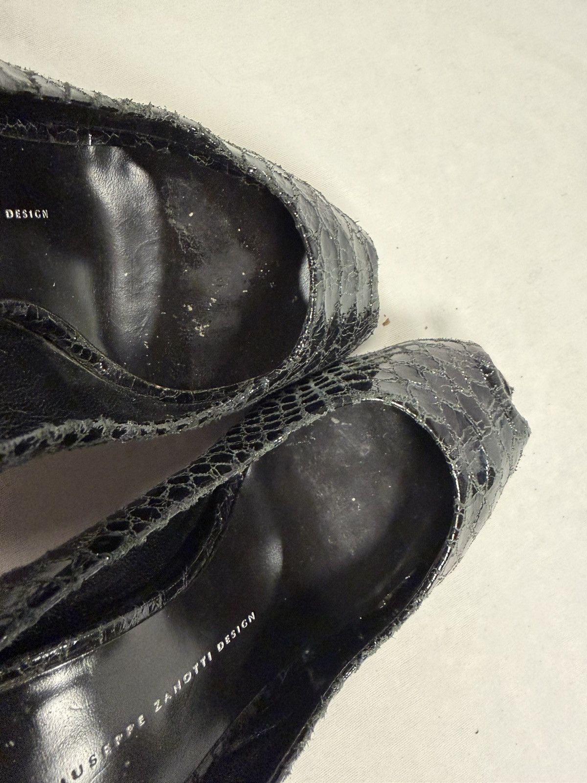 Giuseppe Zanotti Giuseppe Zanotti Black Snake Print Peep Toe Heels Size 40 EU Size US 9.5 / IT 39.5 - 12 Thumbnail