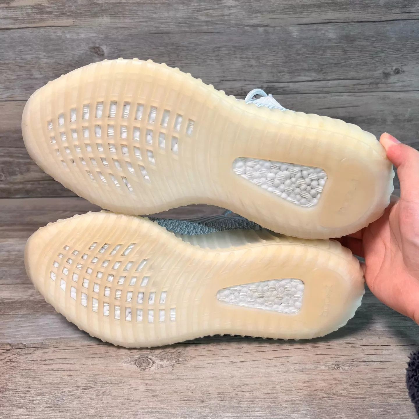 Adidas adidas Yeezy 350 V2 Cloud White/Ice Blue FW3043 44 (97 New) Size US 10 / EU 43 - 6 Thumbnail