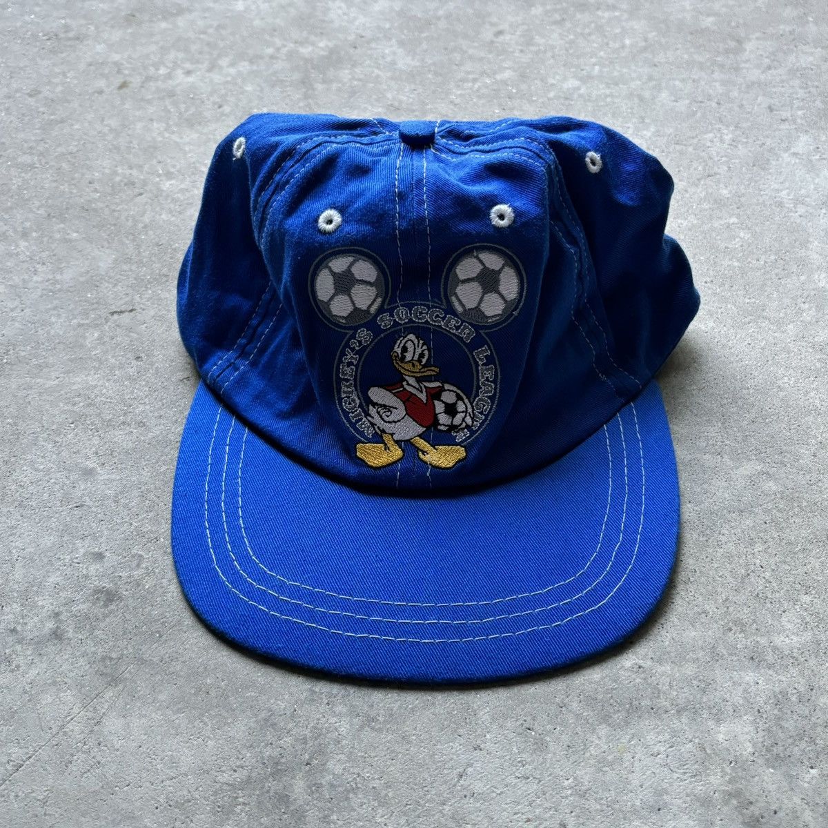 Disney × Mickey Mouse × Vintage vintage 90s MICKEY MOUSE WORLD Donald Duck Disney Soccer hat Size ONE SIZE - 3 Thumbnail