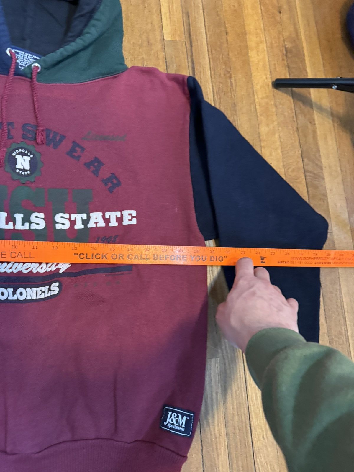 Vintage Vintage Nicholls State University Hoodie Size US L / EU 52-54 / 3 - 5 Thumbnail