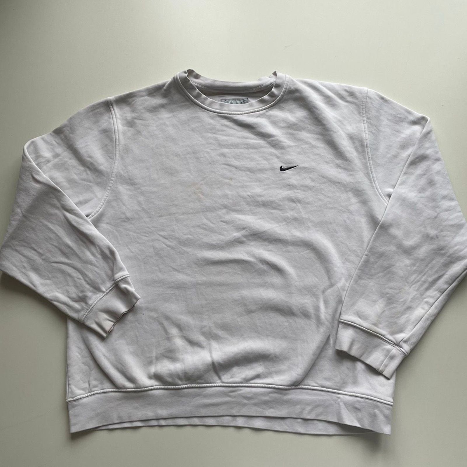 Nike Vintage Y2K Nike Swoosh Crewneck Sweatshirt White Large Rare Size US L / EU 52-54 / 3 - 1 Thumbnail