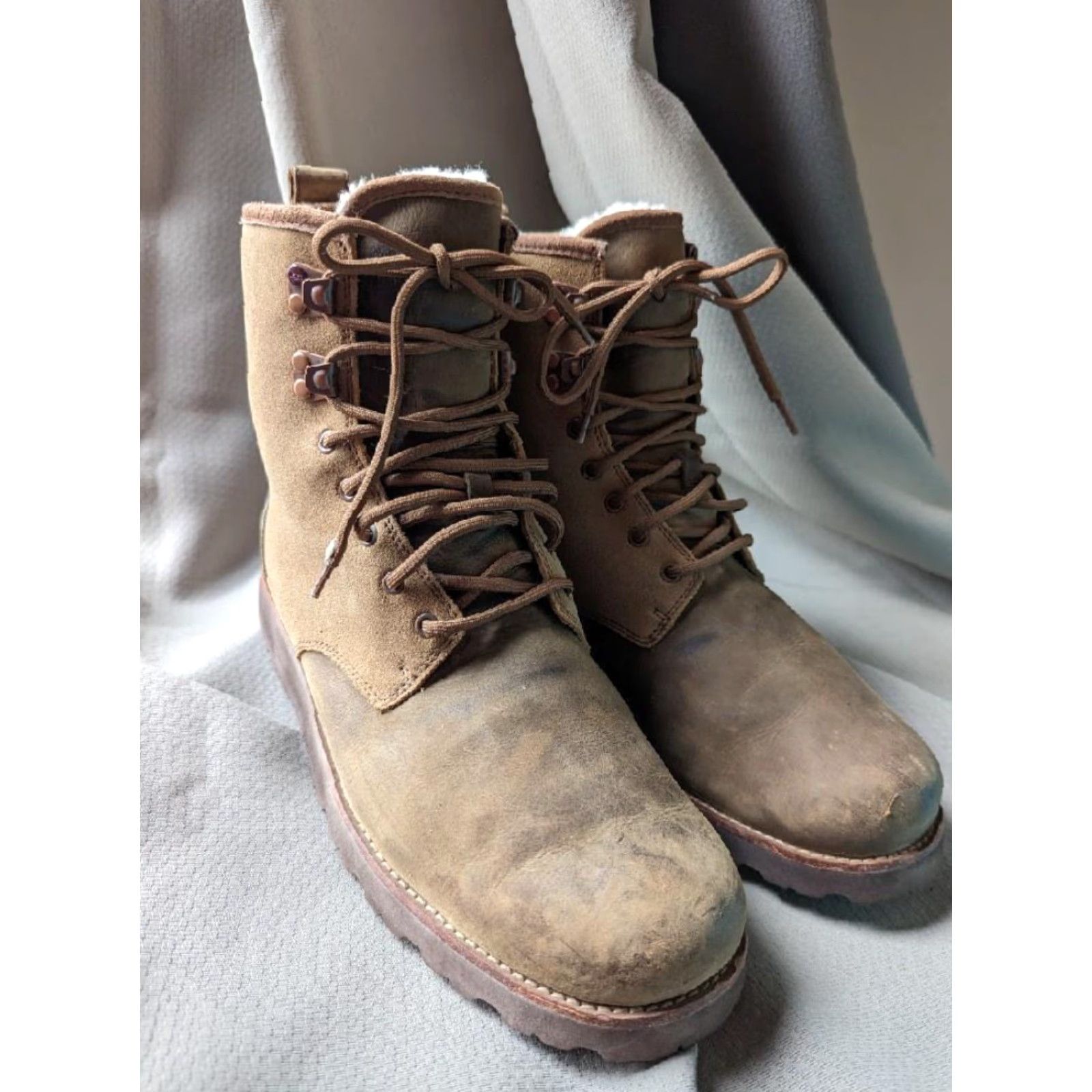 Ugg VINTAGE UGG MEN BOOT 10 US BROWN SHEARLING SUEDE LEATHER WINTER SNOW CREPE Size US 10 / EU 43 - 4 Thumbnail
