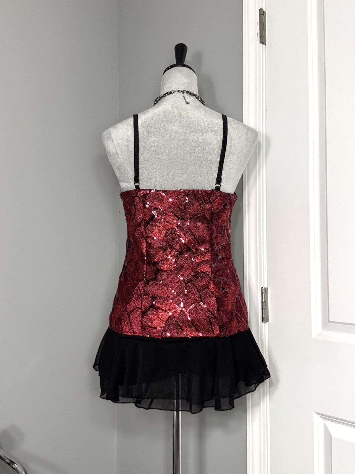 White House Black Market Y2K White House Black Market Red Floral Sequin Corset Tank Size XS / US 0-2 / IT 36-38 - 7 Thumbnail