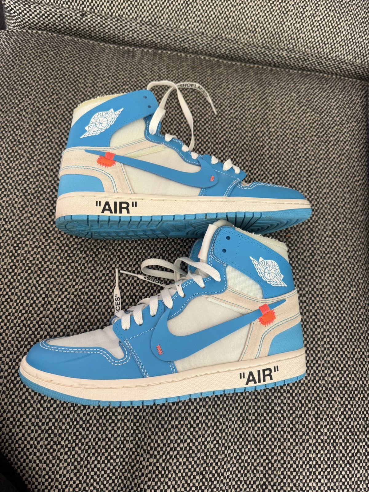 Off-White x Air Jordan 1 Retro High OG ‘UNC’