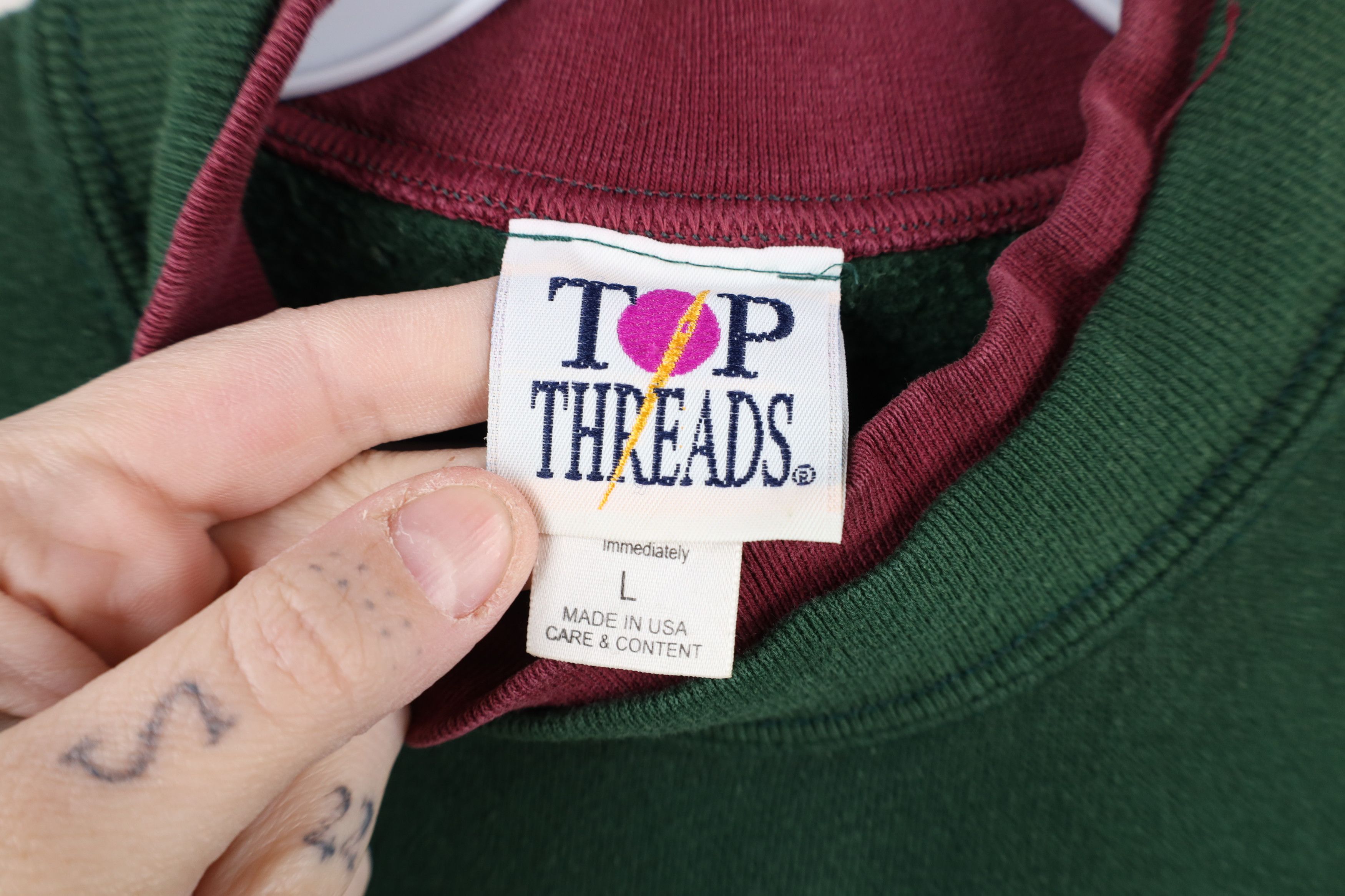 Vintage Vintage 90s Spell Out Merry Christmas Wreath Sweatshirt USA Size L / US 10 / IT 46 - 9 Thumbnail