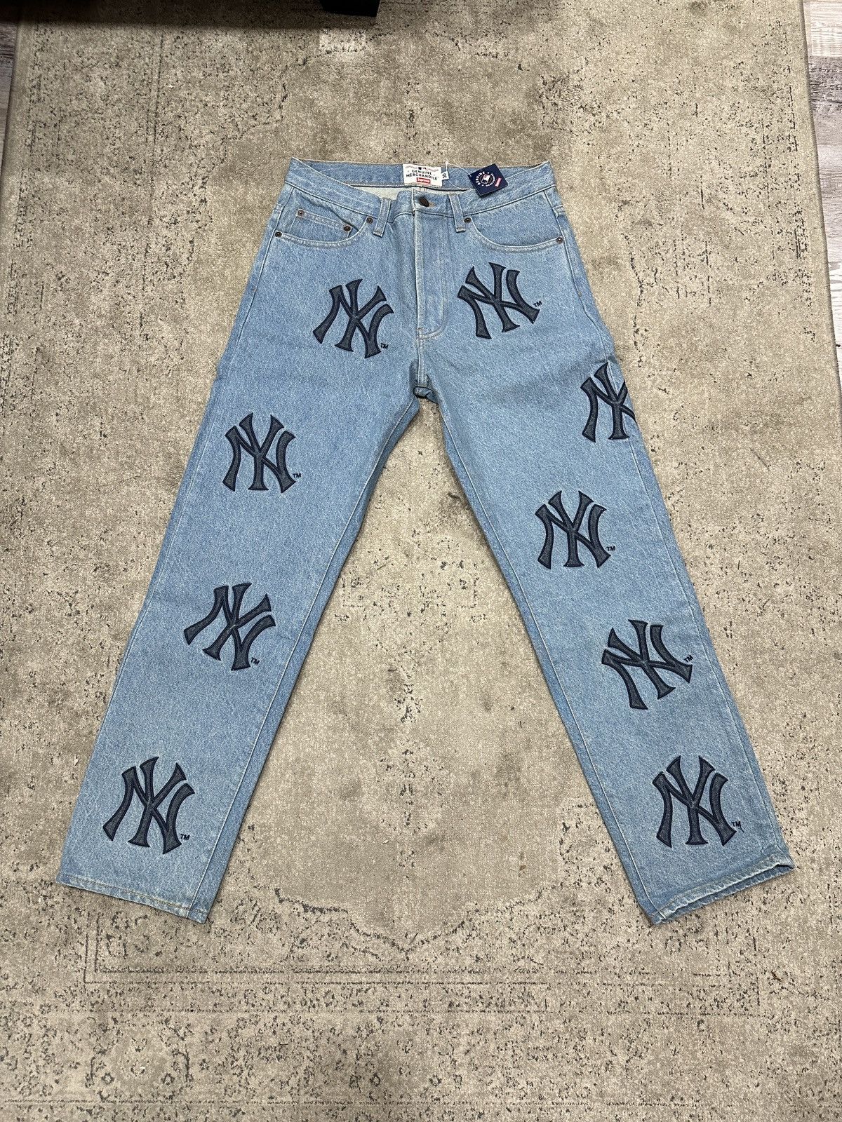 パンツ Supreme New York Yankees Regular Jean Supreme x New York Yankees Regular Jean Washed Blue Men's