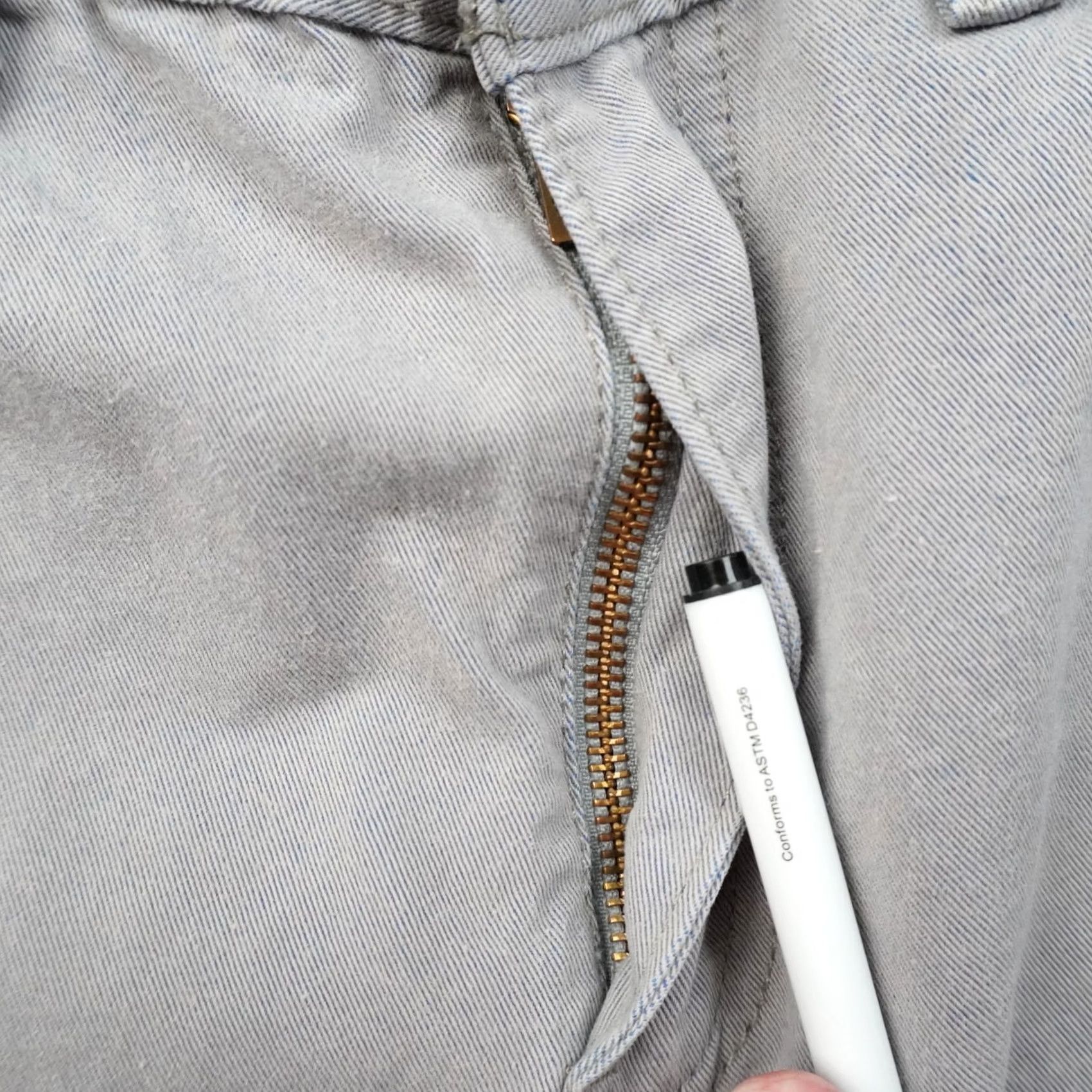 Levi's Levi's 508 Slim Tapered Leg Mens 33x32 Gray Pants Size US 33 - 5 Thumbnail