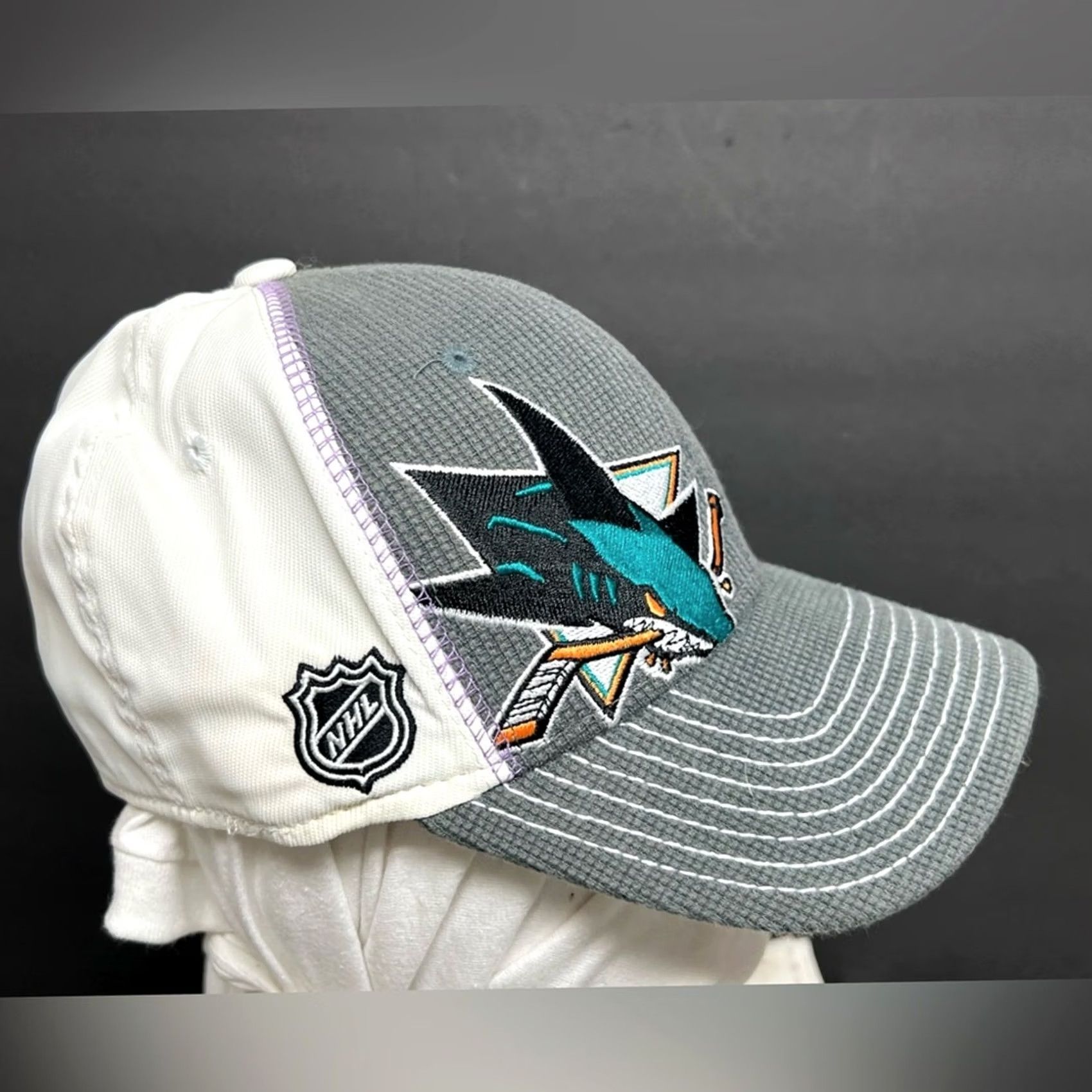 Reebok NHL Sharks Reebok Hat Cap Fitted L/XL Men Gray Center Ice Hockey Mens Size ONE SIZE - 2 Thumbnail