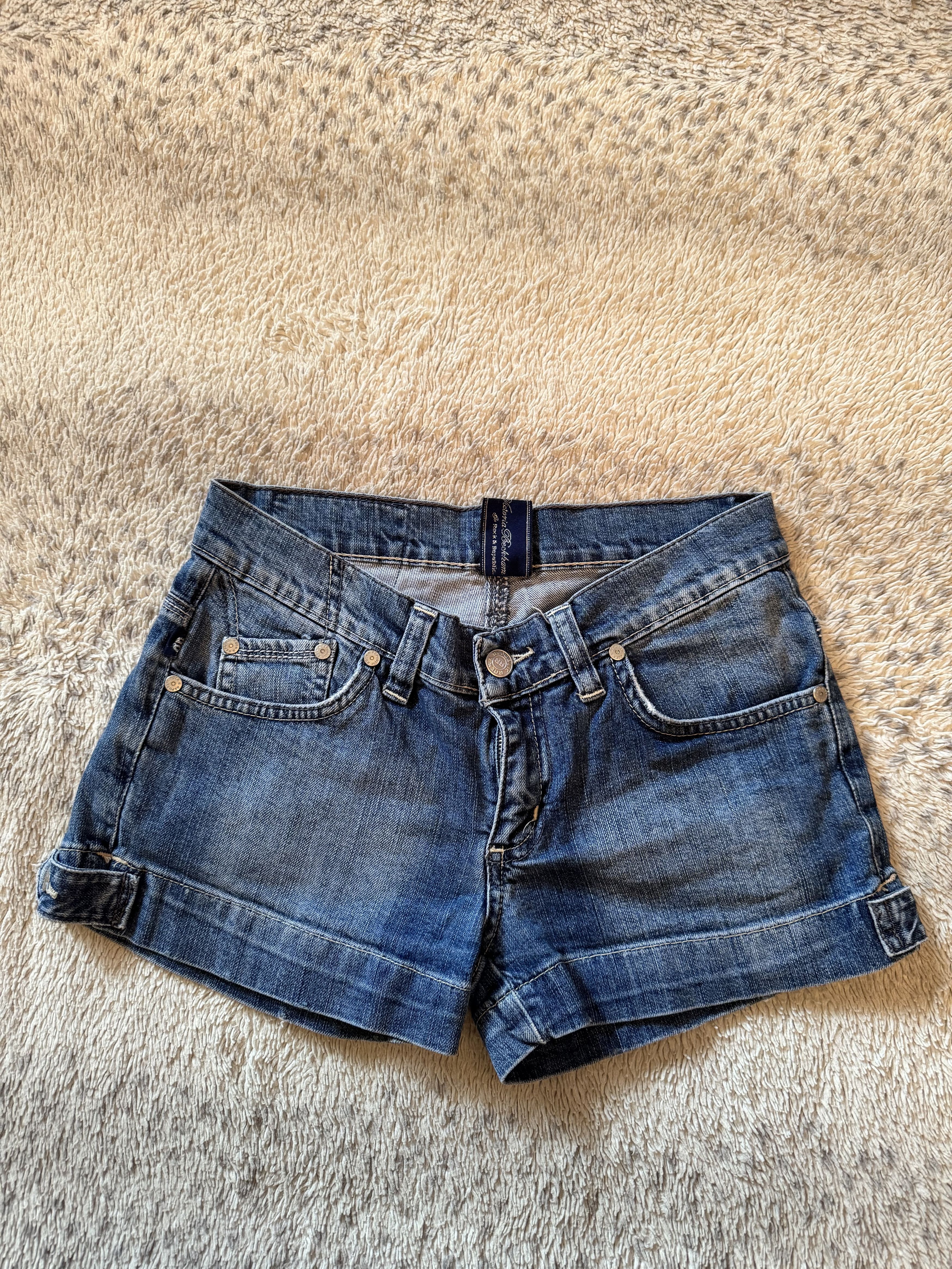 Victoria Beckham Victoria Beckham Vintage Y2K Mini Denim Shorts Size 28" / US 6 / IT 42 - 2 Thumbnail
