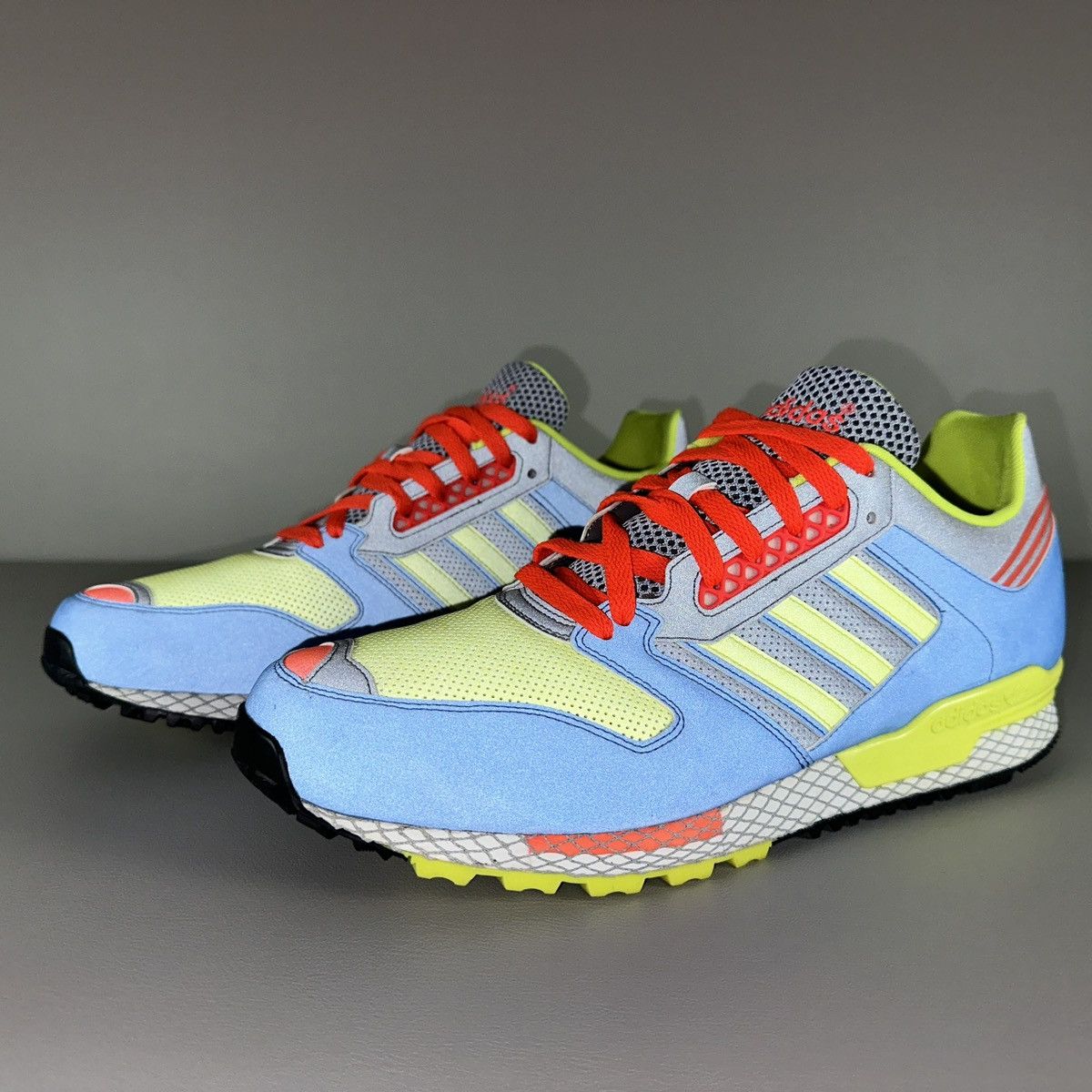 Adidas Rare adidas Originals Questar reflective 2010 sneakers Size US 12 / EU 45 - 3 Thumbnail
