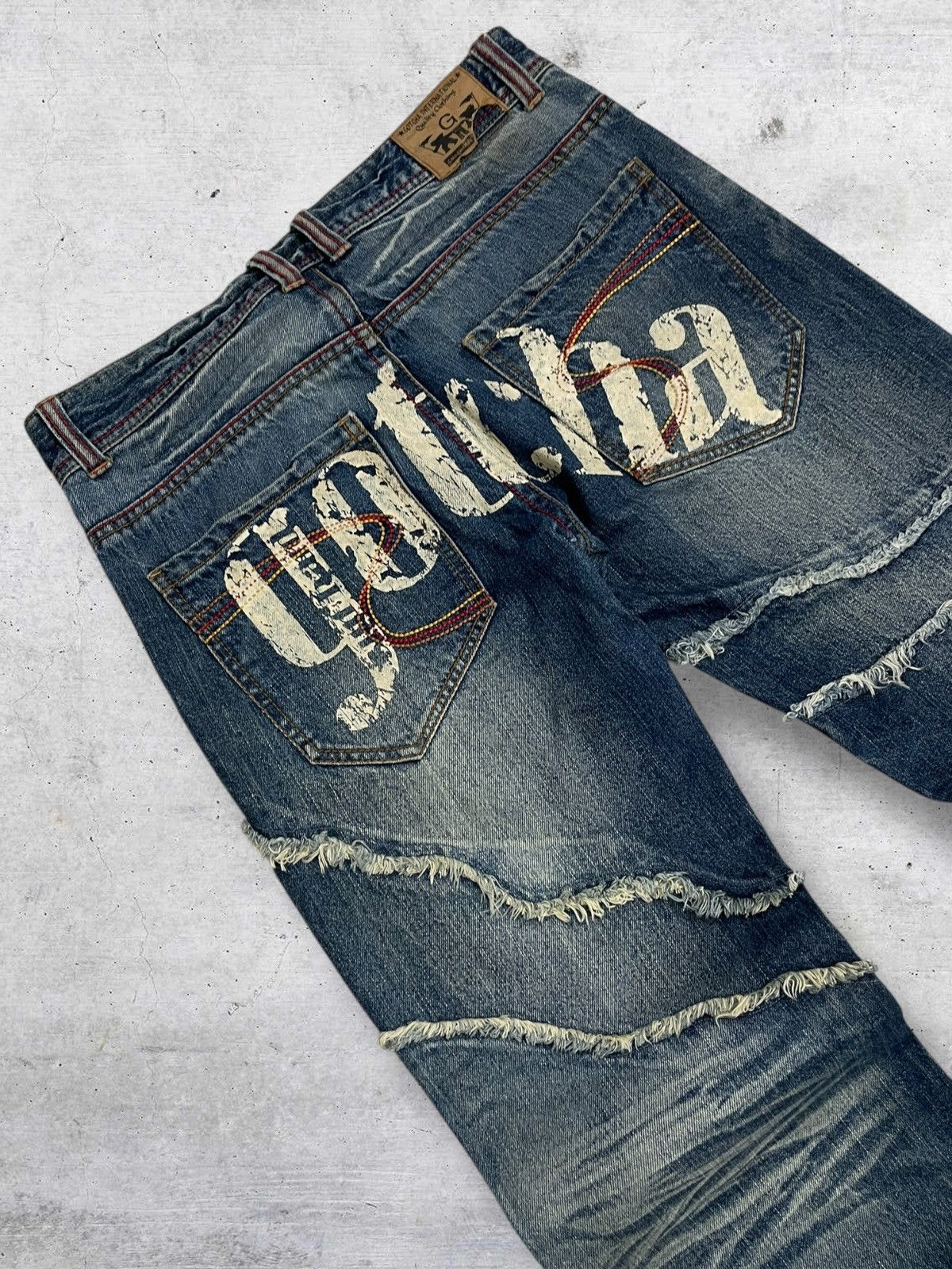 Beauty Beast VINTAGE DISTRESSED STYLE ‘REMEMBER OUR ROOTS’ POEM 90S DENIM Size US 32 / EU 48 - 10 Thumbnail