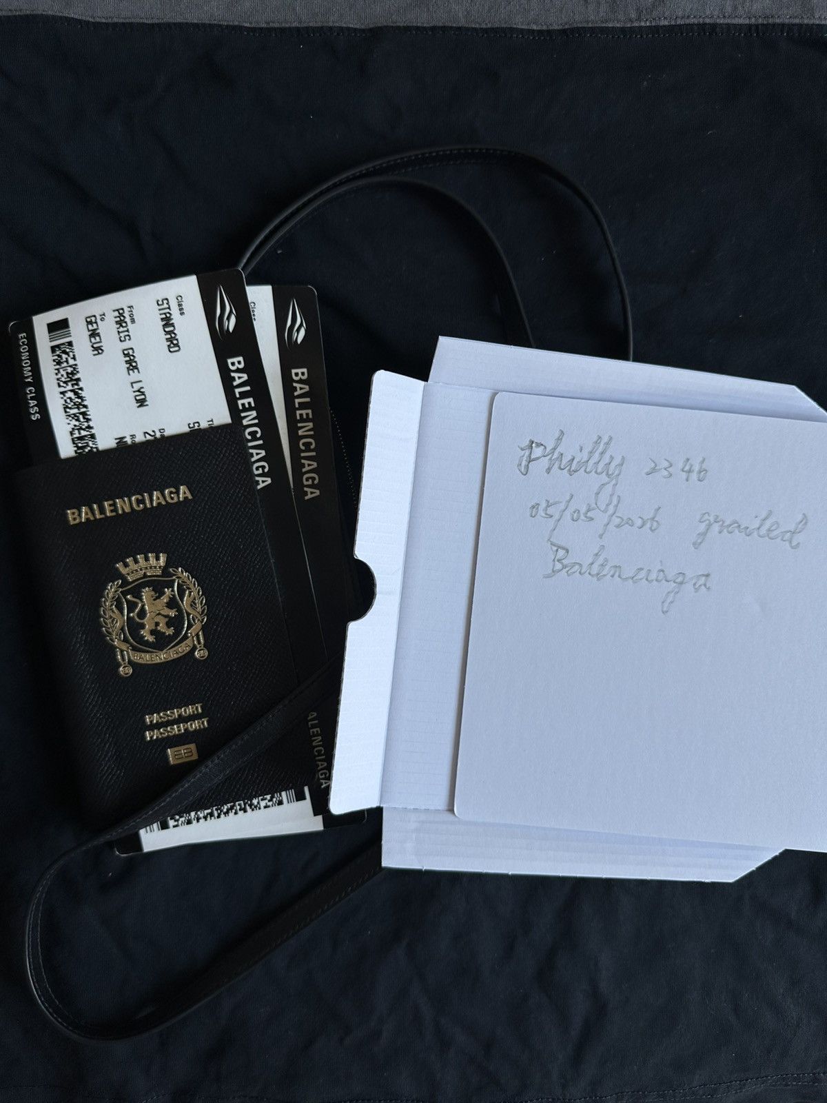 Balenciaga BALENCIAGA PASSPORT PHONE HOLDER CROSSBODY BAG CALFSKIN Size ONE SIZE - 12 Thumbnail