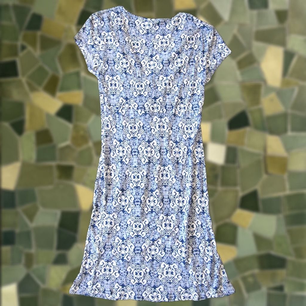 Vintage Nostalgia Blue White Paisley Floral Rayon Stretch Short Sleeve V-Neck Dress M Size 32" / US 10 / IT 46 - 1 Thumbnail