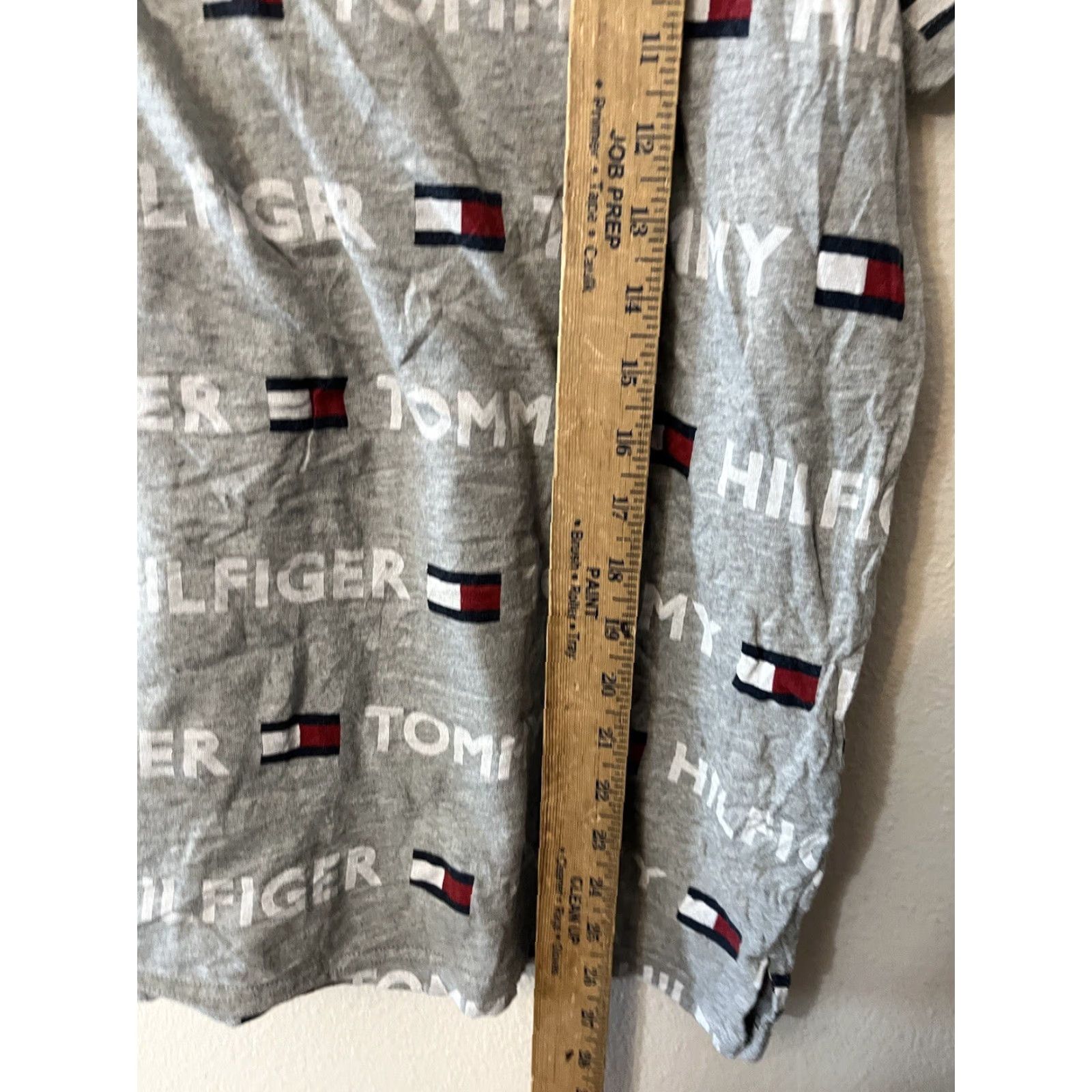 Tommy Hilfiger TOMMY HILFIGER Men's Small Crew Neck T-Shirt Short Sleeve Solid Gray Sleepwear with Logo Size US S / EU 44-46 / 1 - 4 Thumbnail