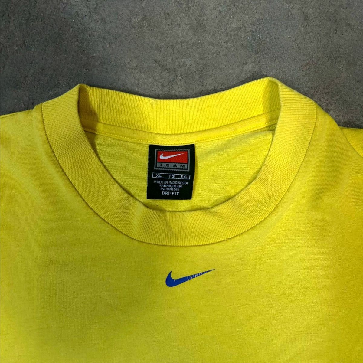 Nike × Vintage 2000s Nike Team Brasil Crest Tee Size US XL / EU 56 / 4 - 5 Thumbnail