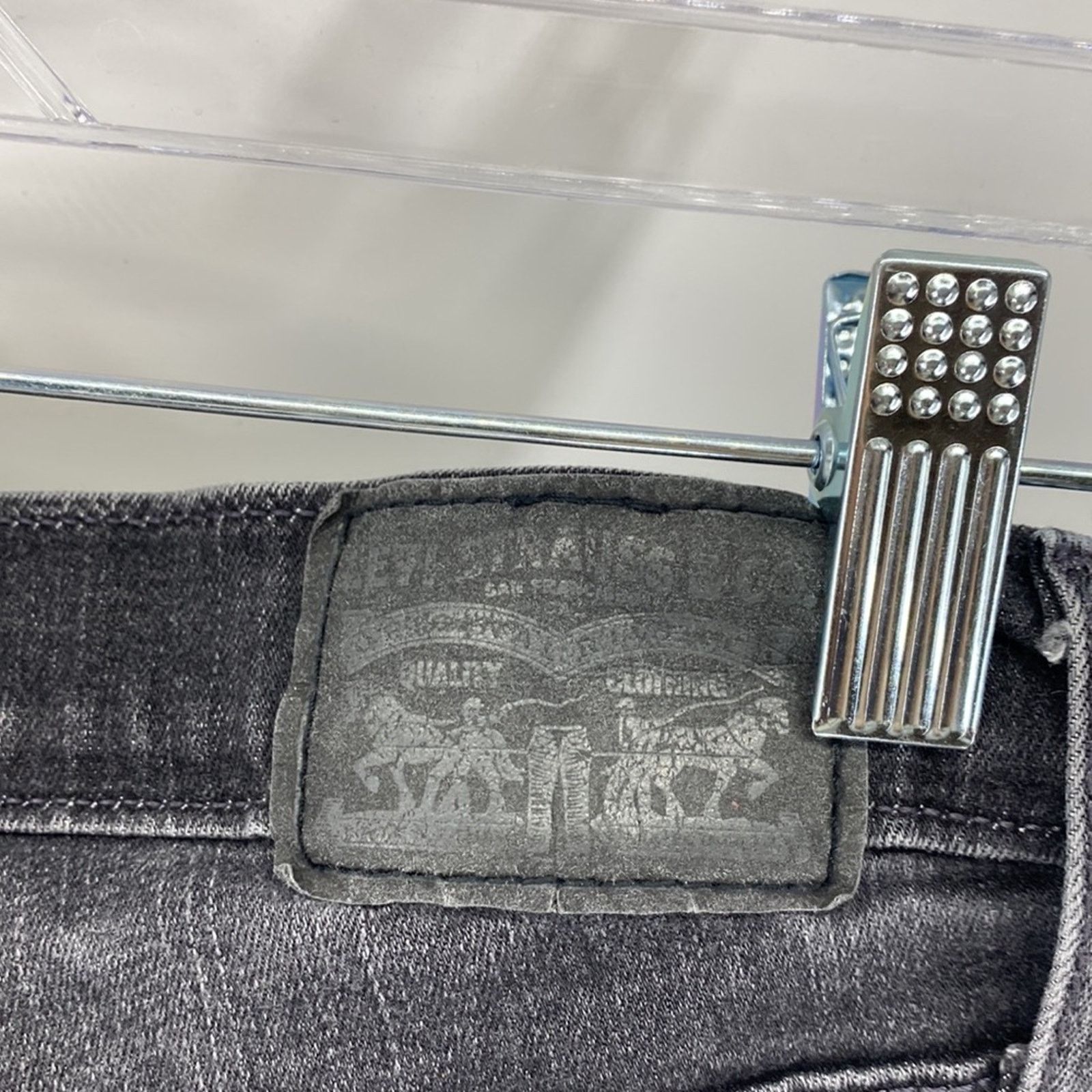 Levi's Levi’s 724 high rise straight deconstructed knees cropped Size 29" - 4 Thumbnail