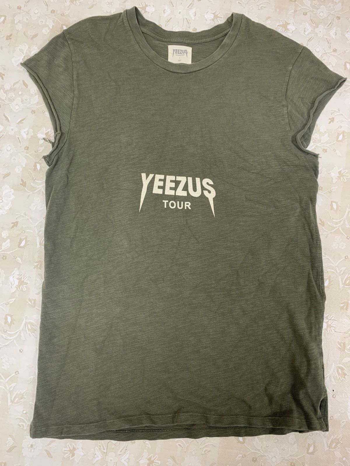 Kanye West × Yeezy Yeezys Tour sleeveless shirt Olive Size US L / EU 52-54 / 3 - 1 Thumbnail