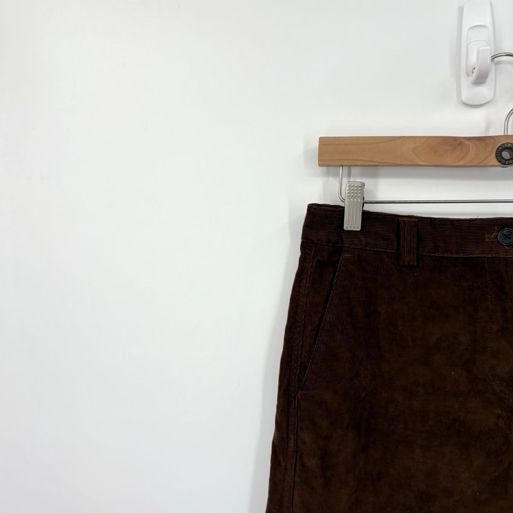 Aritzia Aritzia Sunday Best Miko Corduroy Midi Skirt 2 Brown Low Rise Indie Capsule Boho Skirt Brown Midi Womens 90s City Blended Style Slit Size 26" / US 2 / IT 38 - 4 Thumbnail