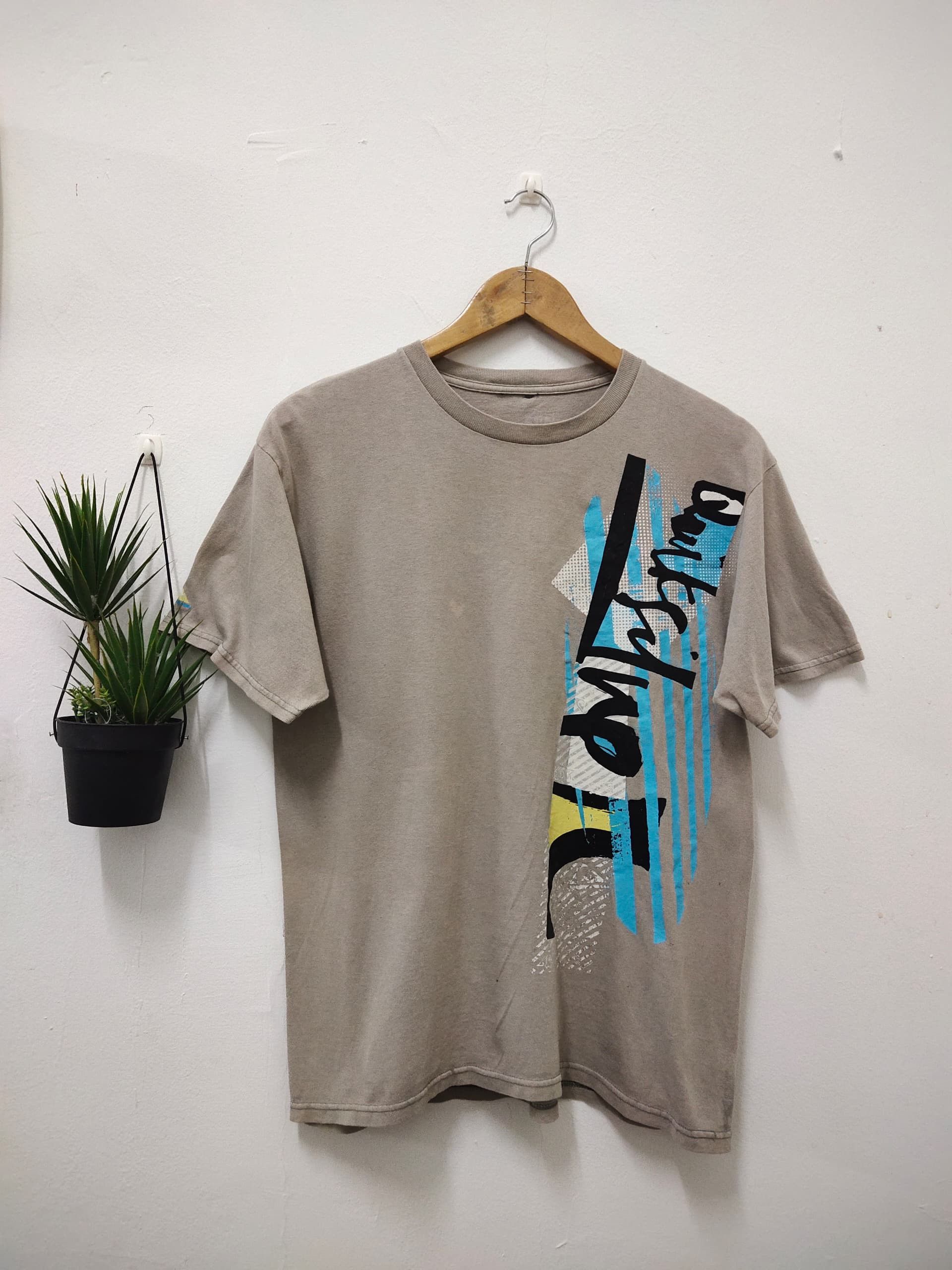 Quicksilver Vintage 90s Quicksilver Grafiitti design surfwear t shirt Size US M / EU 48-50 / 2 - 1 Thumbnail