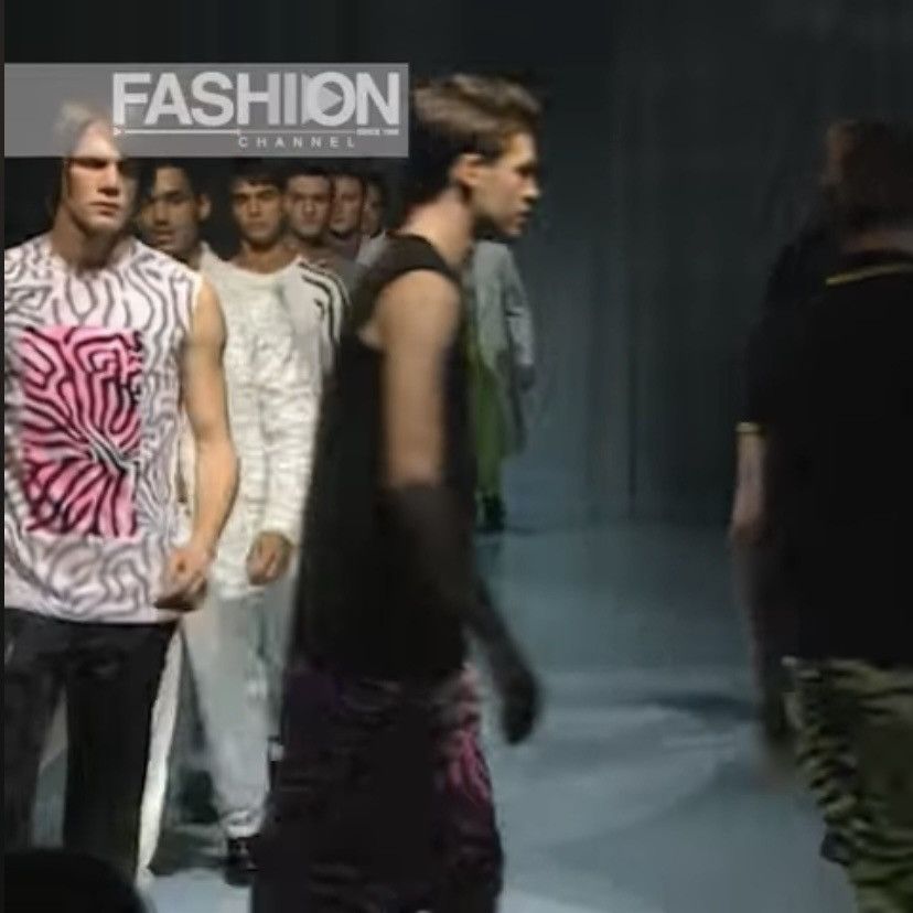 Versace Vintage SS 2000 Versace Blue Zebra Print T Shirt Size S / US 4 / IT 40 - 6 Thumbnail