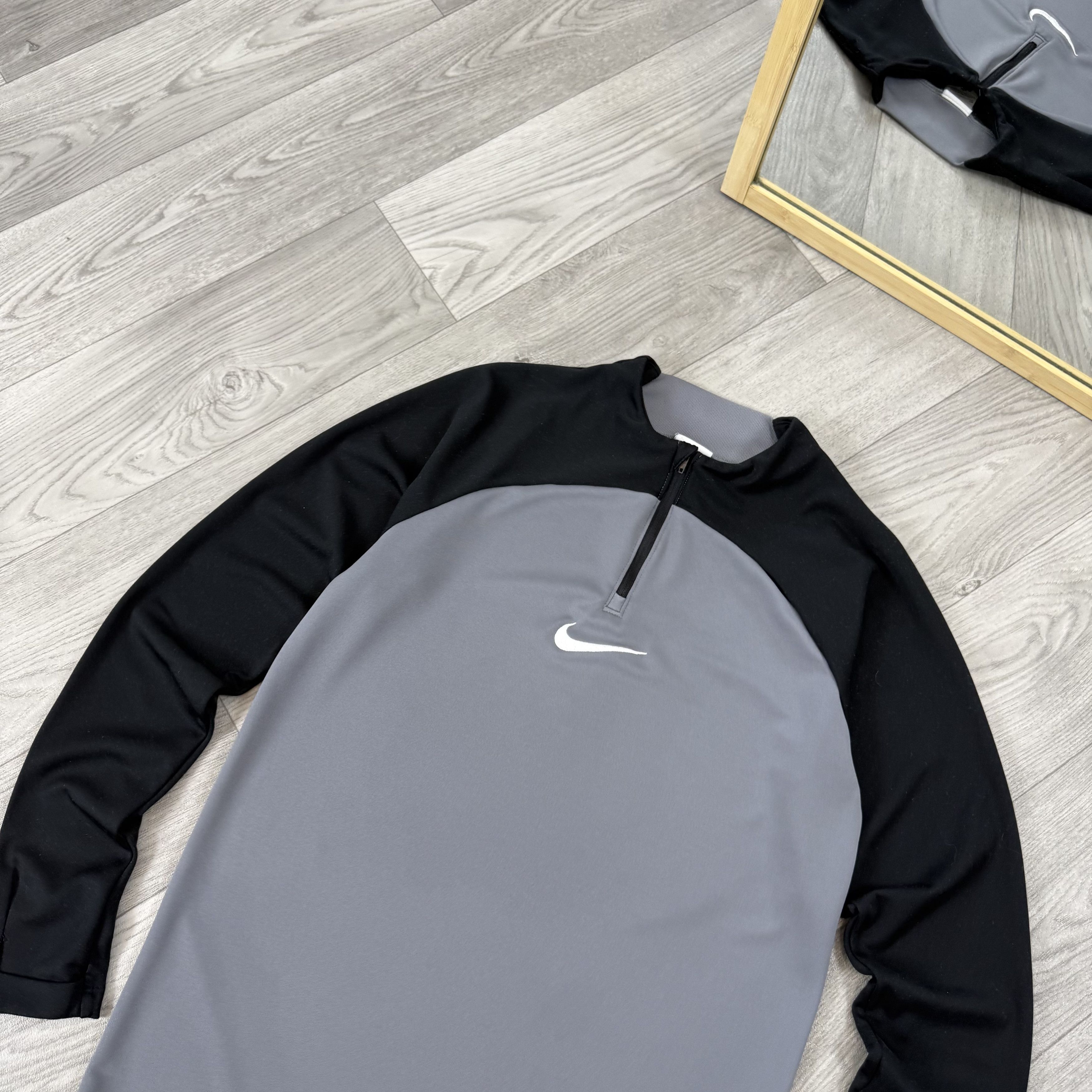 Nike Nike Dri-Fit Compression Long Sleeve Rashguard Tee Shirt Size US S / EU 44-46 / 1 - 4 Thumbnail