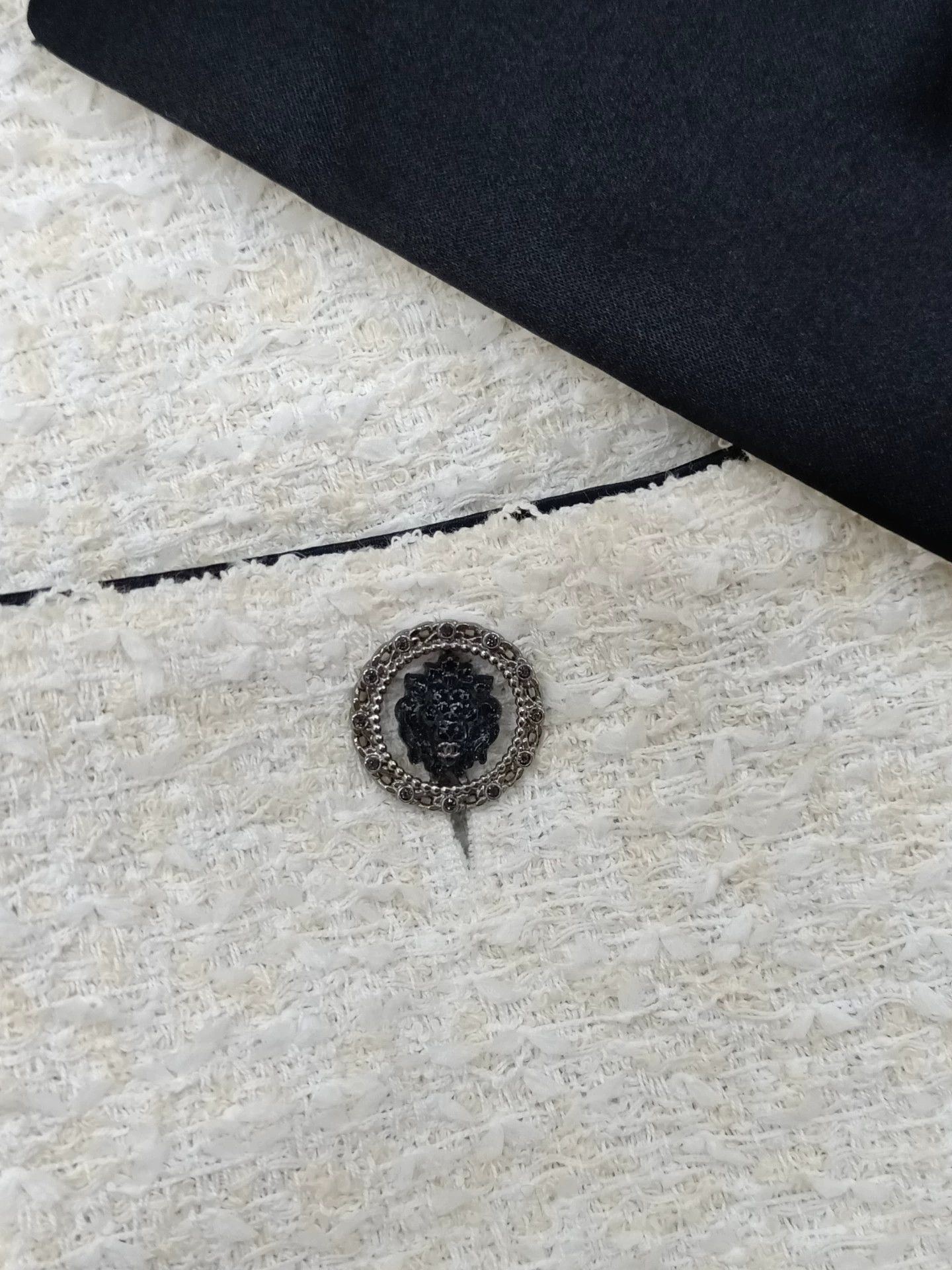 Chanel Chanel SS24 Black & White Short Jacket FR38 NWT Size S / US 4 / IT 40 - 4 Thumbnail