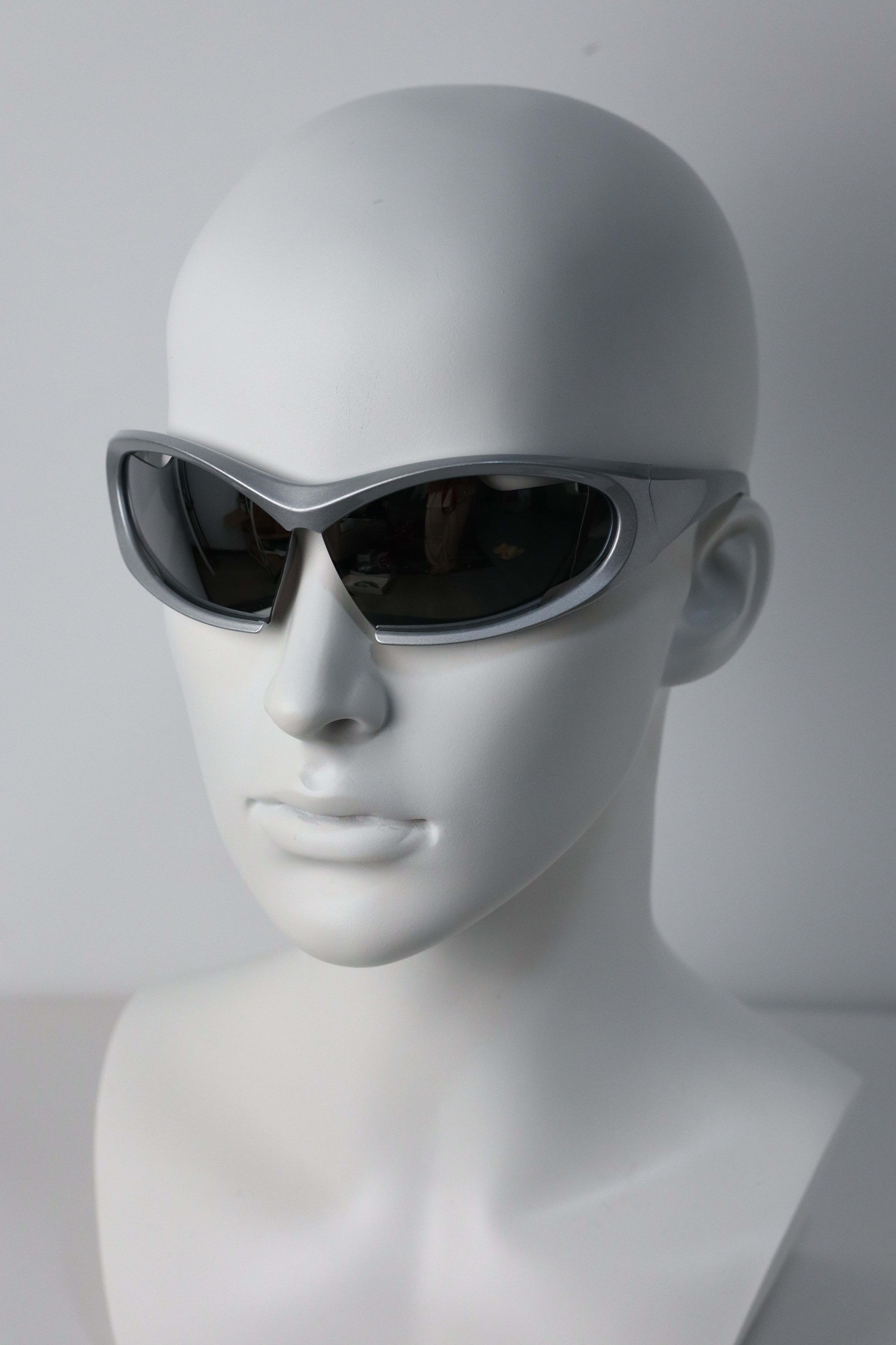 Japanese Brand Y2k Avant Garde Futuristic Silver Black Sunglasses Unisex OS Size ONE SIZE - 1 Thumbnail