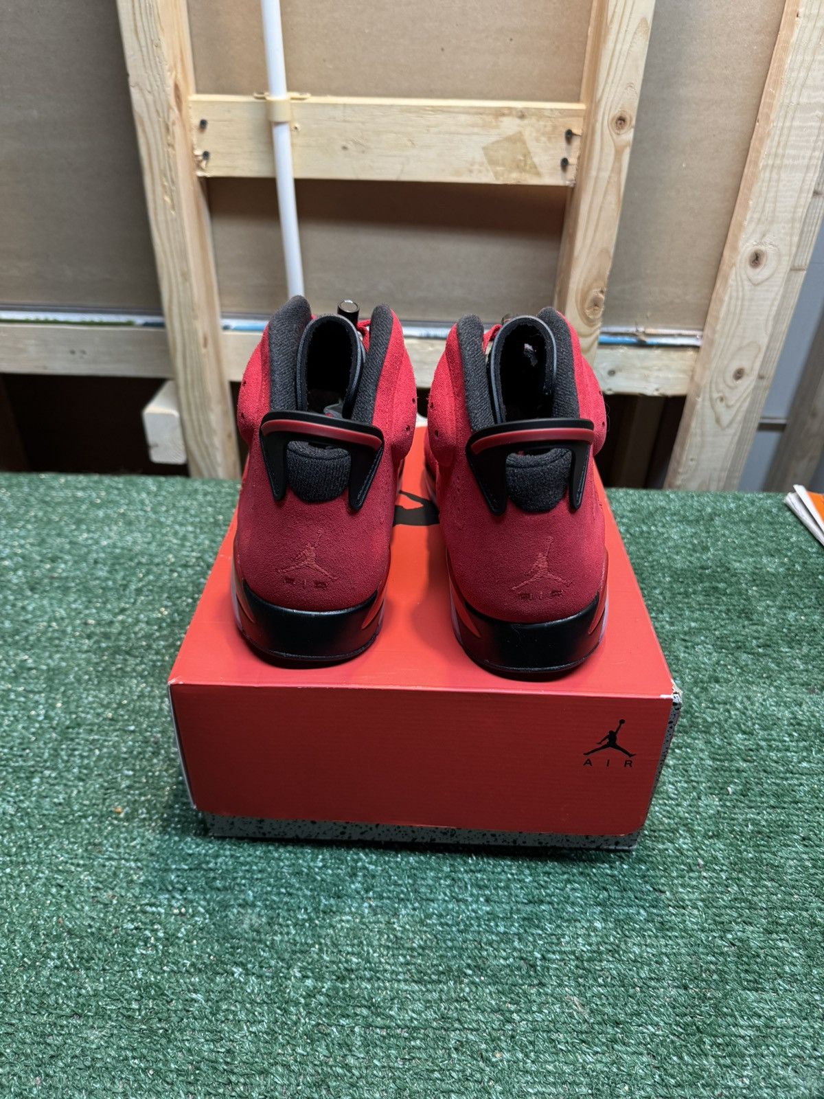 Jordan Brand Jordan Retro 6 Toro Bravo Size 11 Size US 11 / EU 44 - 7 Thumbnail