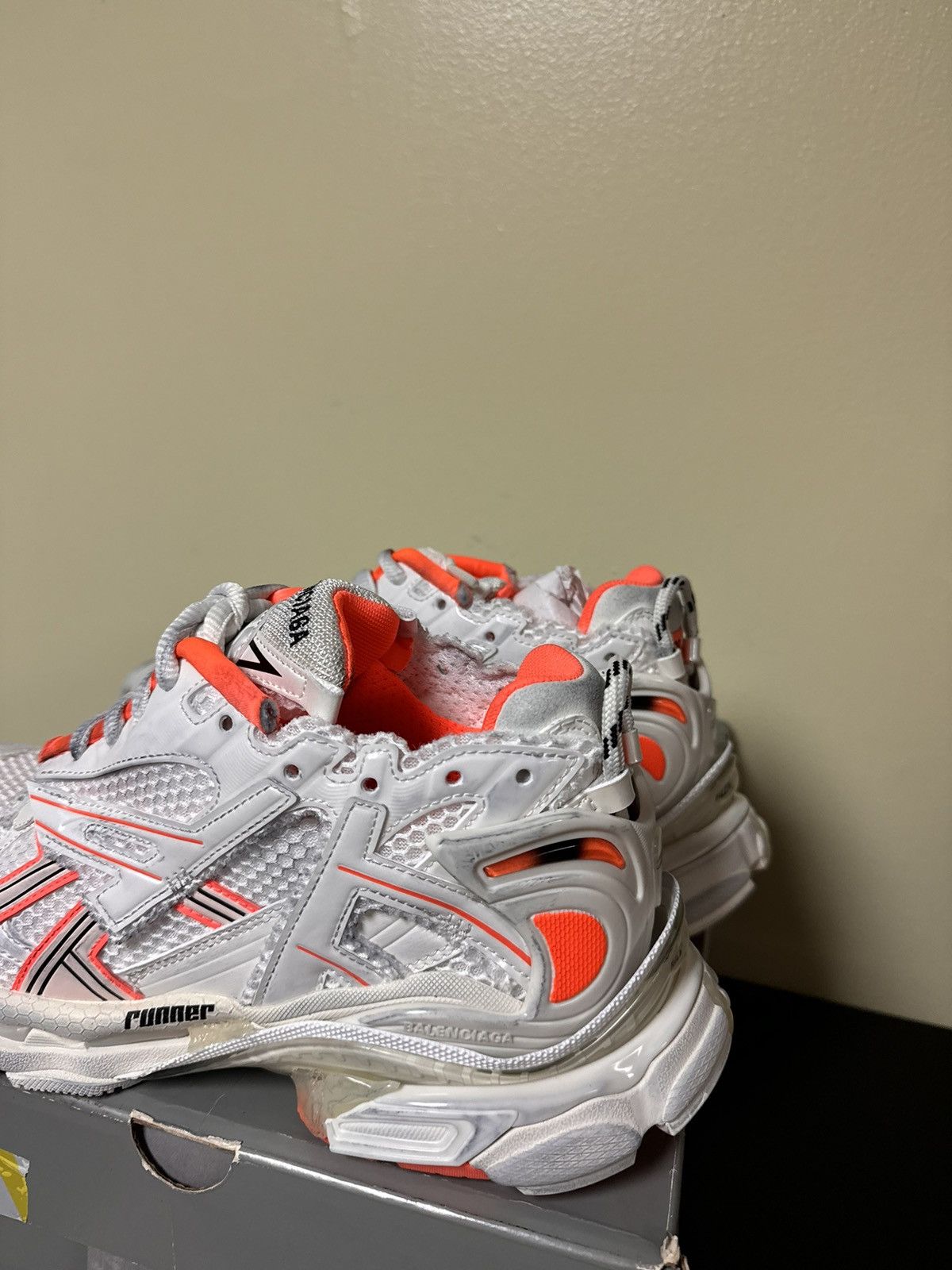 Balenciaga Balenciaga White Orange Runner 39 Size US 6 / EU 39 - 2 Thumbnail