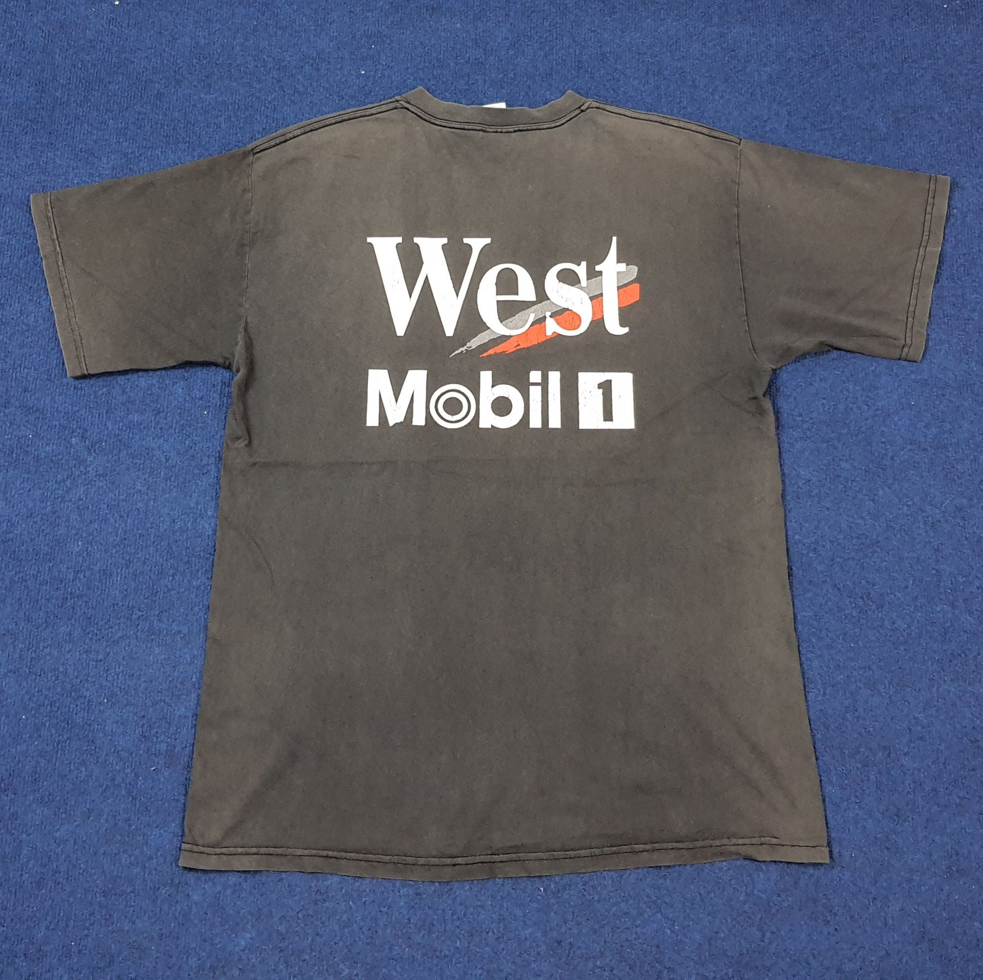 Vintage Vintage West Mobil Mercedes Formula One Racing Team Tshirt Size US L / EU 52-54 / 3 - 1 Thumbnail
