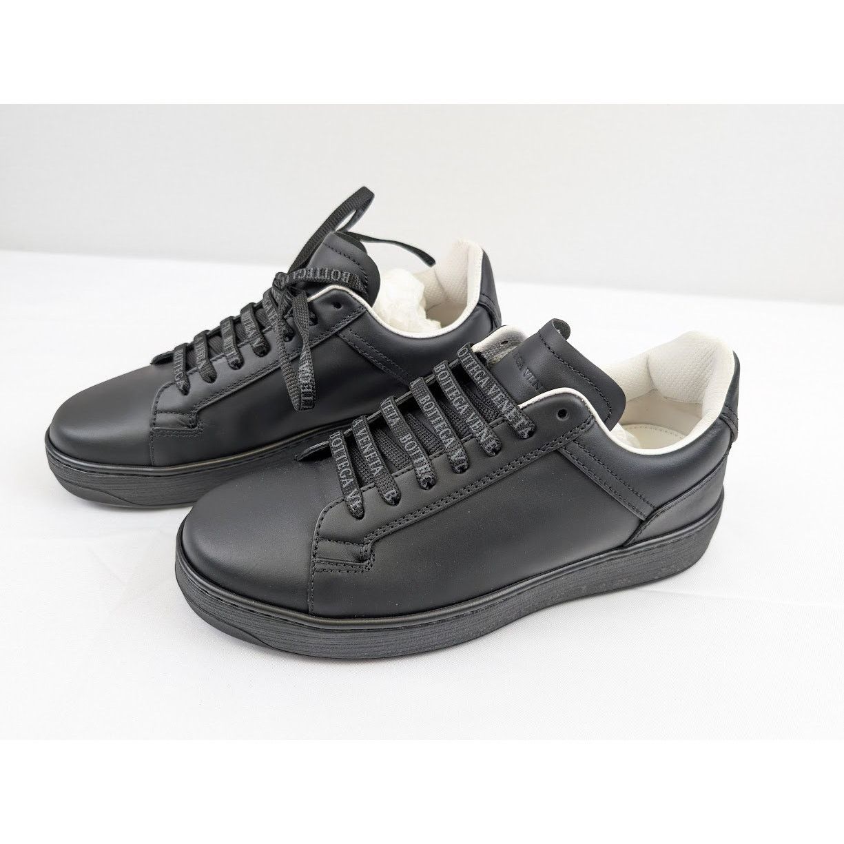 Bottega Veneta o1rshd1 Bolt Calf Low-Top Sneakers in Nero Size US 6 / EU 39 - 13 Thumbnail
