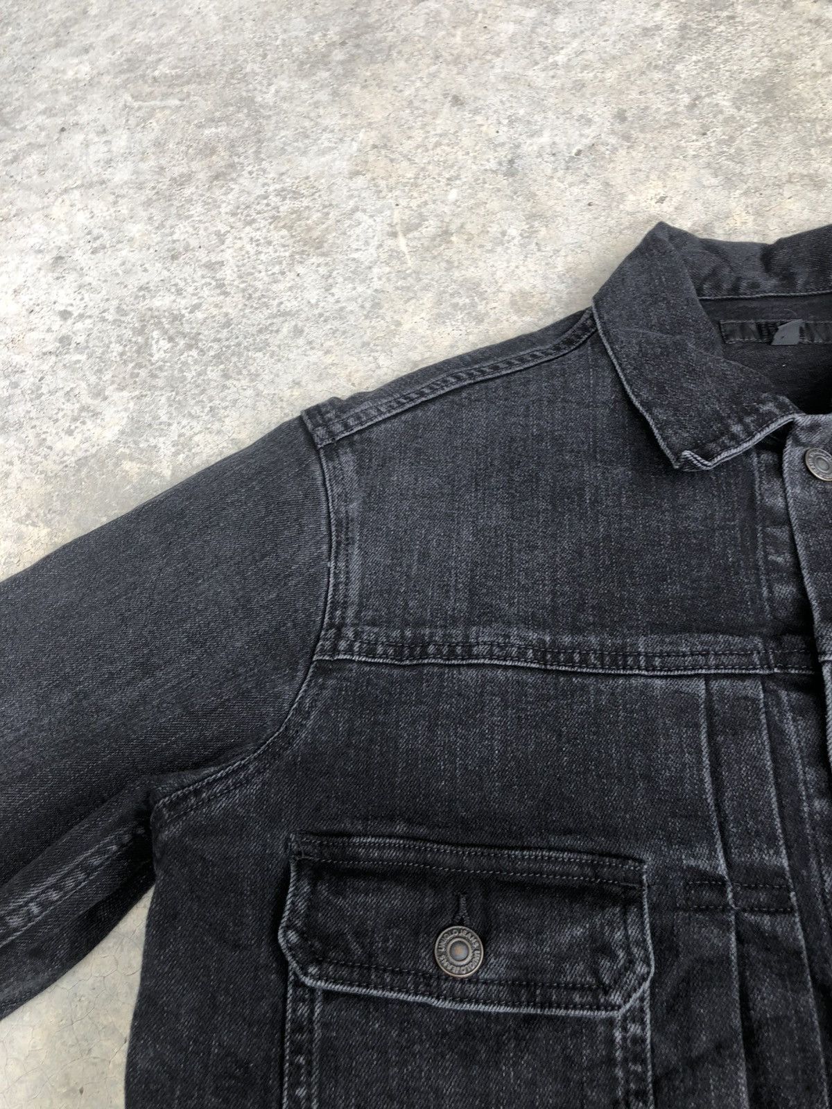 Uniqlo Japanese Uniqlo Type 2 Denim Jacket Distressed Denim Size US L / EU 52-54 / 3 - 10 Thumbnail