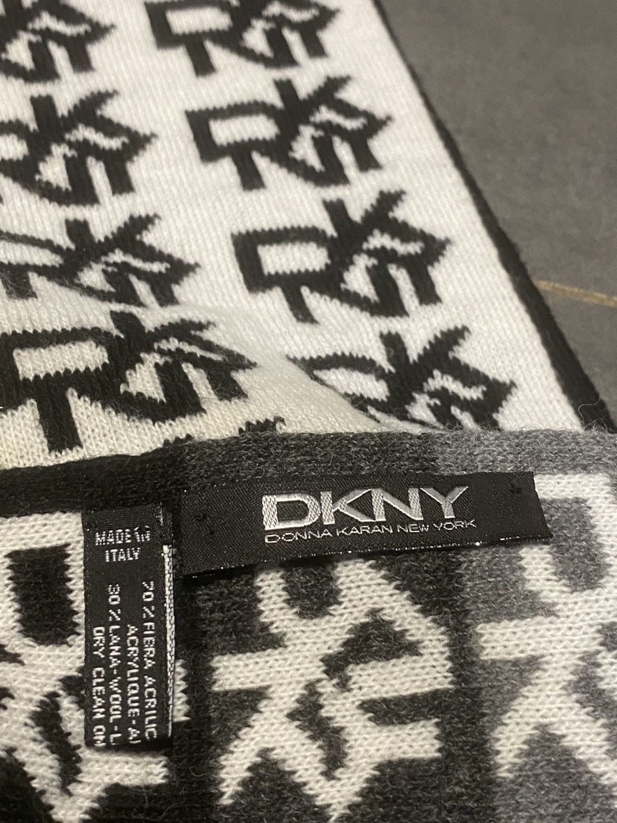 DKNY × Donna Karan Scarf DKNY monogram Donna Karan New York muffler Size ONE SIZE - 3 Thumbnail