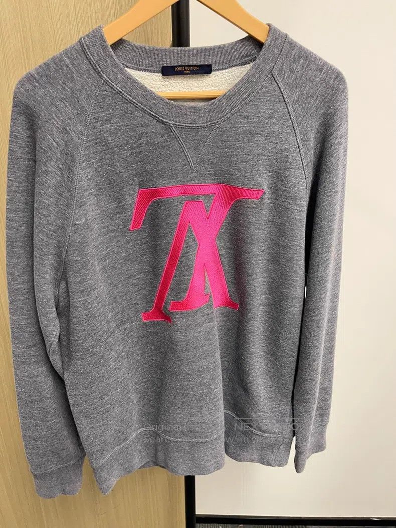 Louis Vuitton Louis Vuitton Grey Pink Big X Embroidered Sweatshirt Size US L / EU 52-54 / 3 - 1 Thumbnail