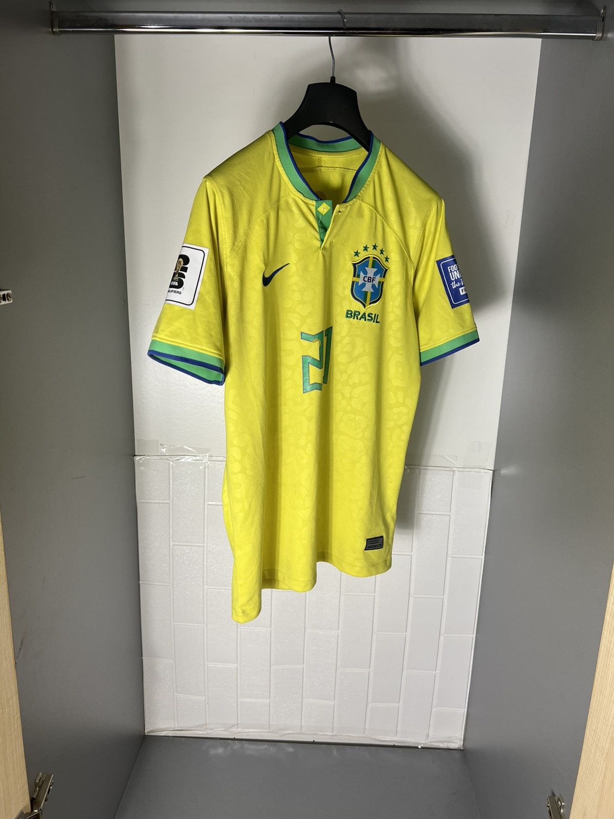 Vintage VERY RARE NIKE BRAZIL SOCCER JERSEY RETRO BLOKECORE Y2K 90s Size US M / EU 48-50 / 2 - 4 Thumbnail