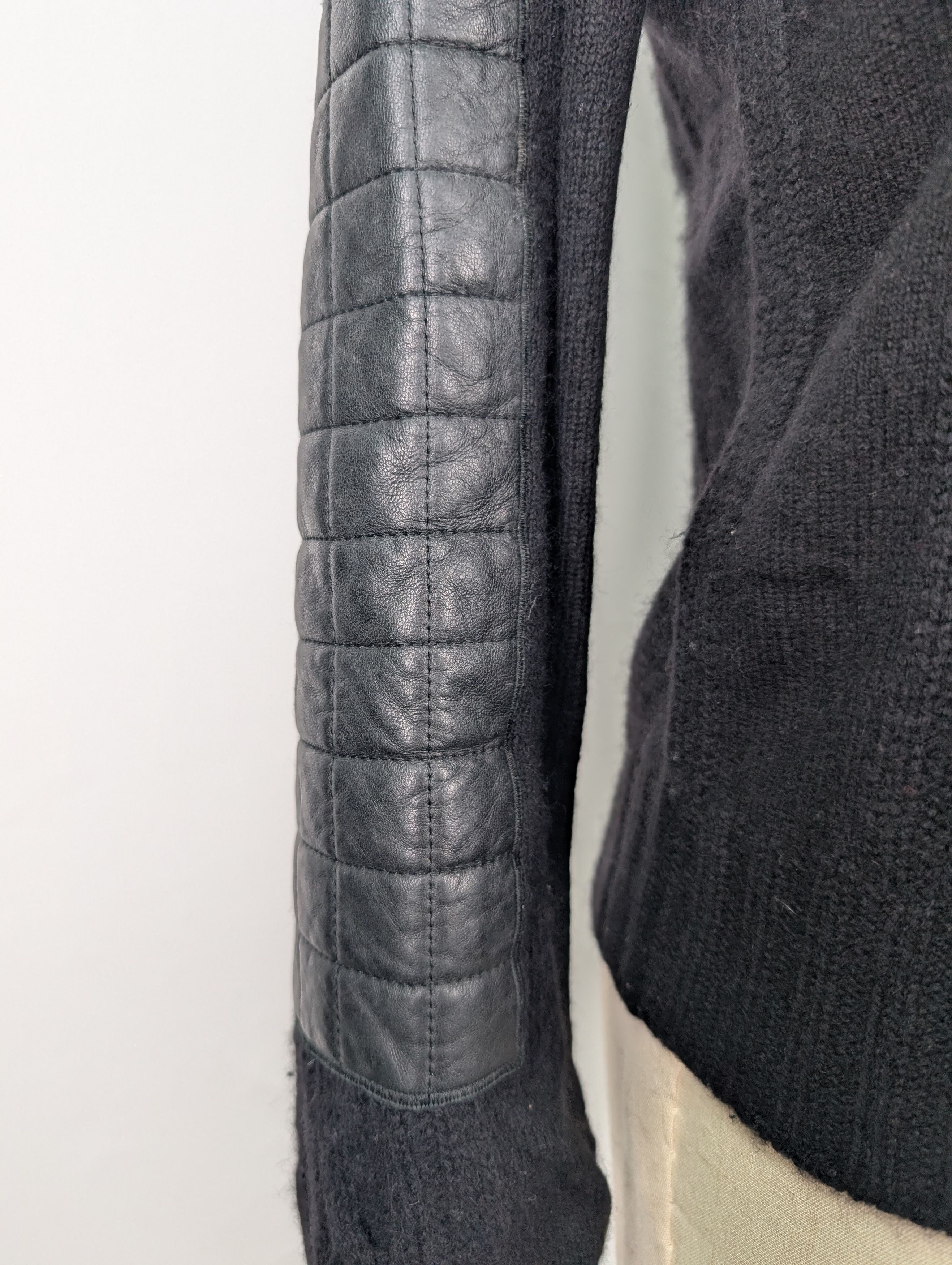 Chanel Chanel Black Cashmere Turtleneck Sweater Size XS / US 0-2 / IT 36-38 - 5 Thumbnail