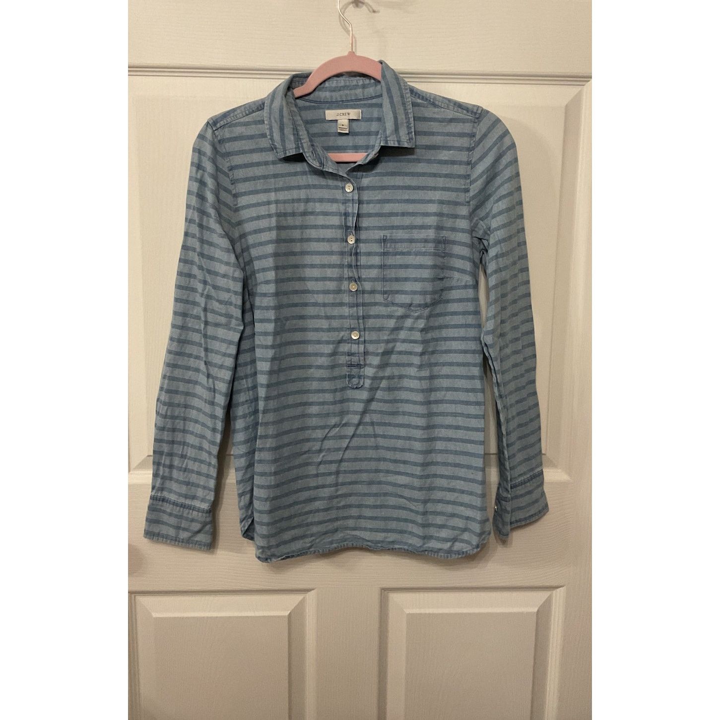 J.Crew J. Crew Everyday Chambray Button Down Popover Shirt, sz 2 Size XS / US 0-2 / IT 36-38 - 1 Thumbnail