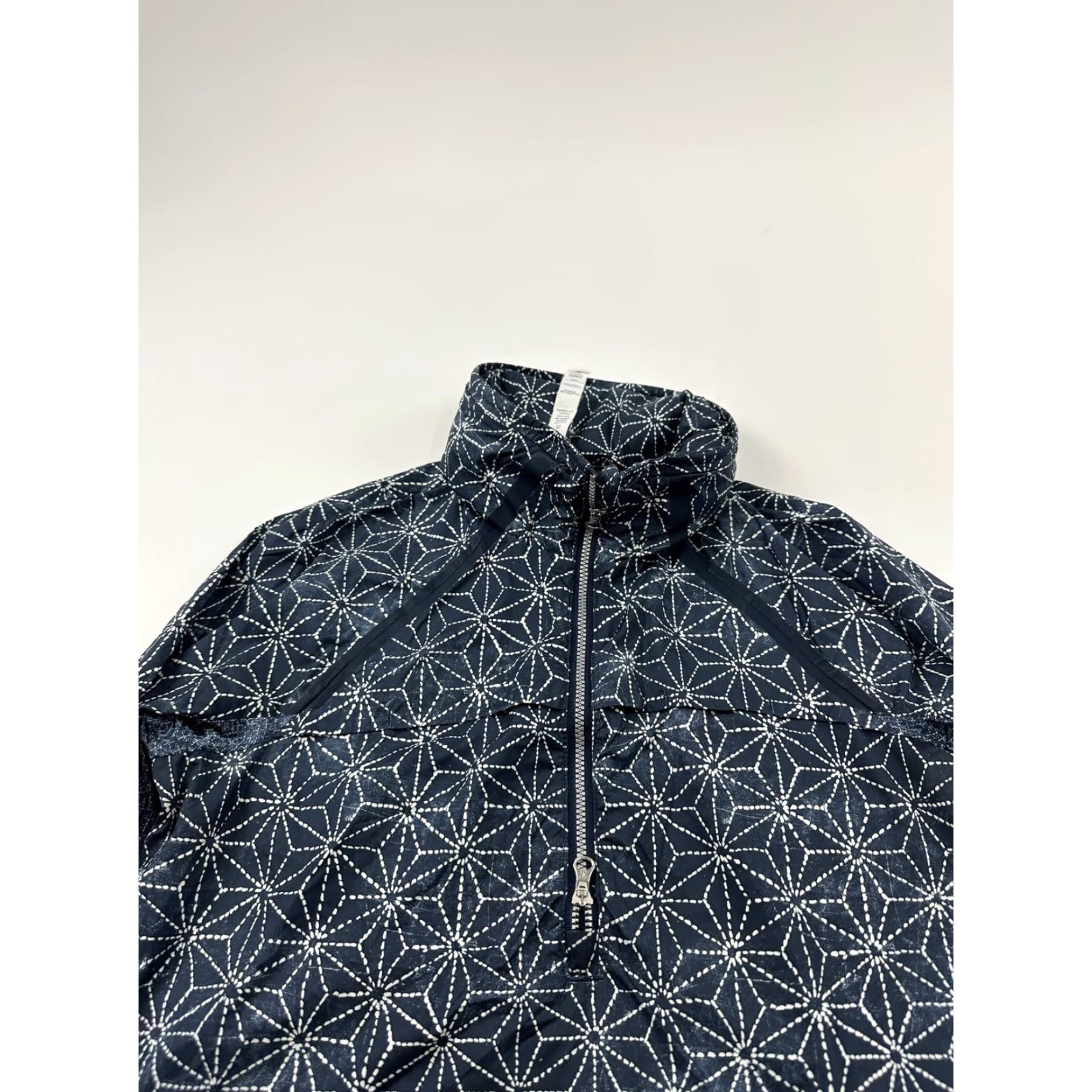 Lululemon Lululemon Jacket Womens 6 Blue Geometric Print Asymmetrical Zip Hoodie Pullover Size M / US 6-8 / IT 42-44 - 6 Thumbnail