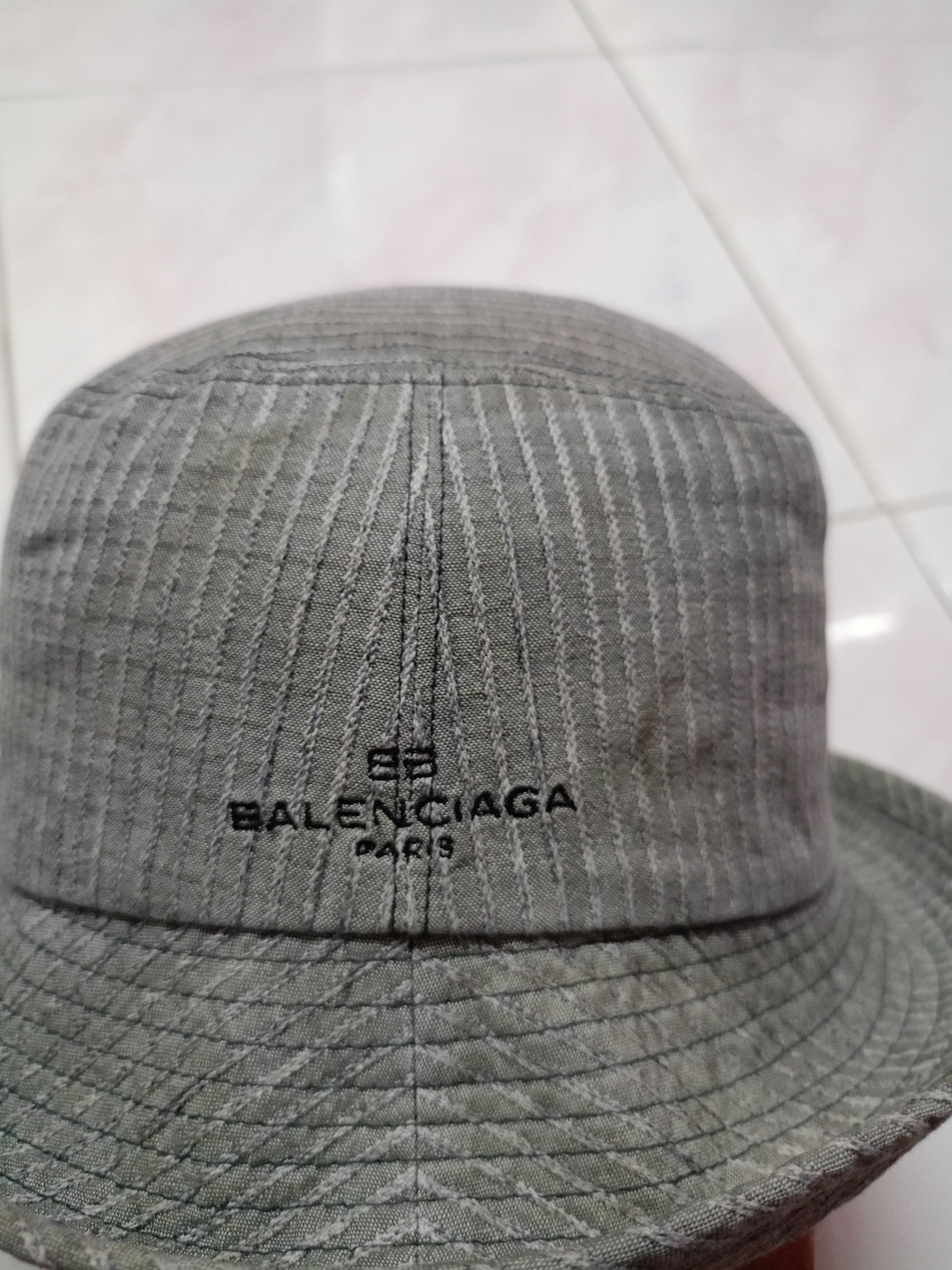 Balenciaga 💥Balenciaga X Classic X Vintage 💥 Size ONE SIZE - 1 Thumbnail