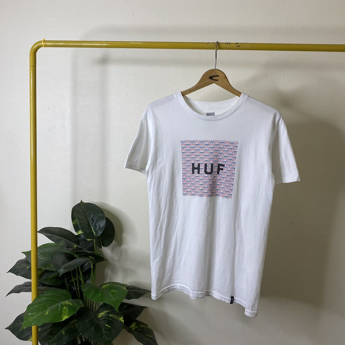 Huf Huf Skateboard Fuck It Box Logo Skater Tee Size US S / EU 44-46 / 1 - 1 Thumbnail