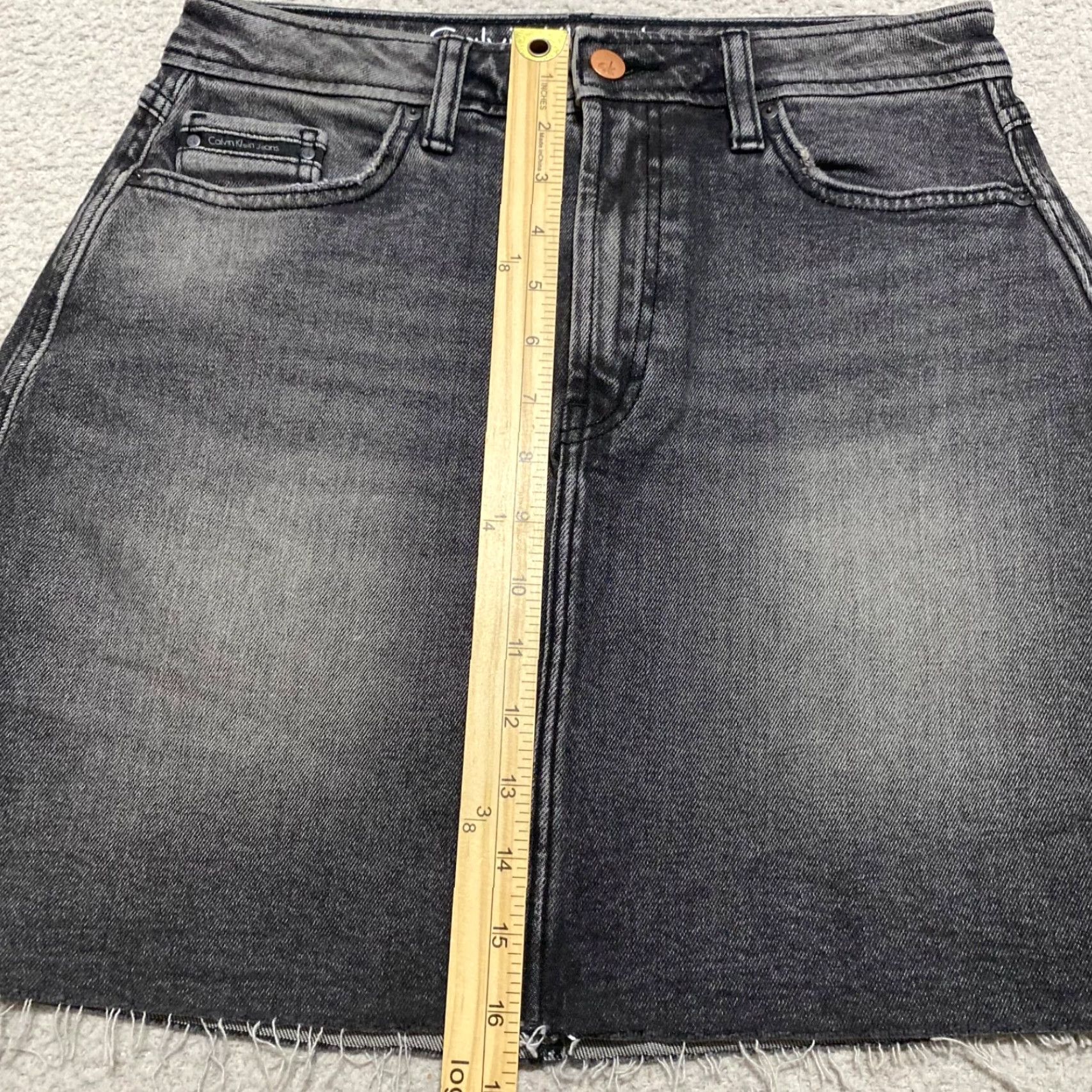 Calvin Klein Calvin Klein Womens Skirt 28 Gray Denim Medium Wash Pencil Straight Raw Hem Size 28" / US 6 / IT 42 - 6 Thumbnail