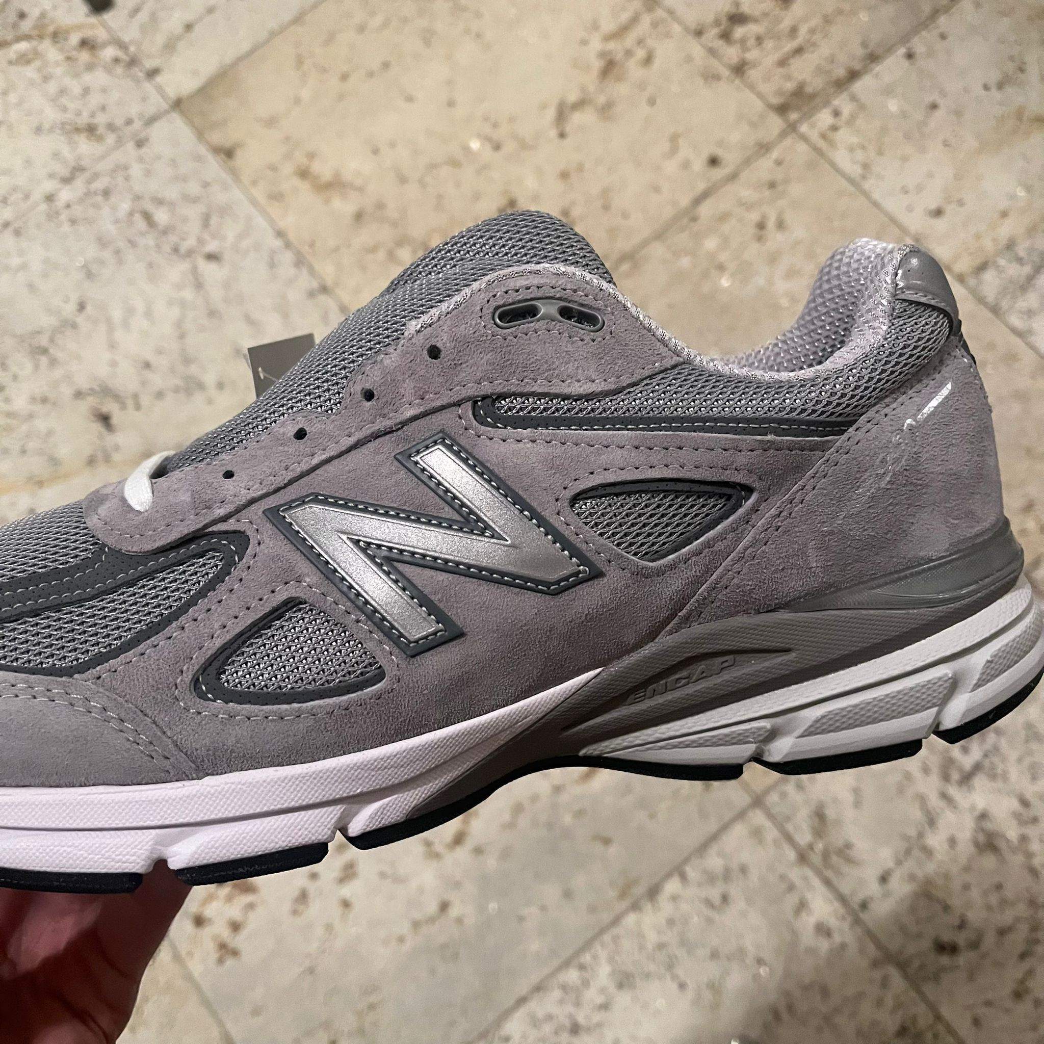 New Balance 990v4 in Grey Size US 12 / EU 45 - 10 Thumbnail