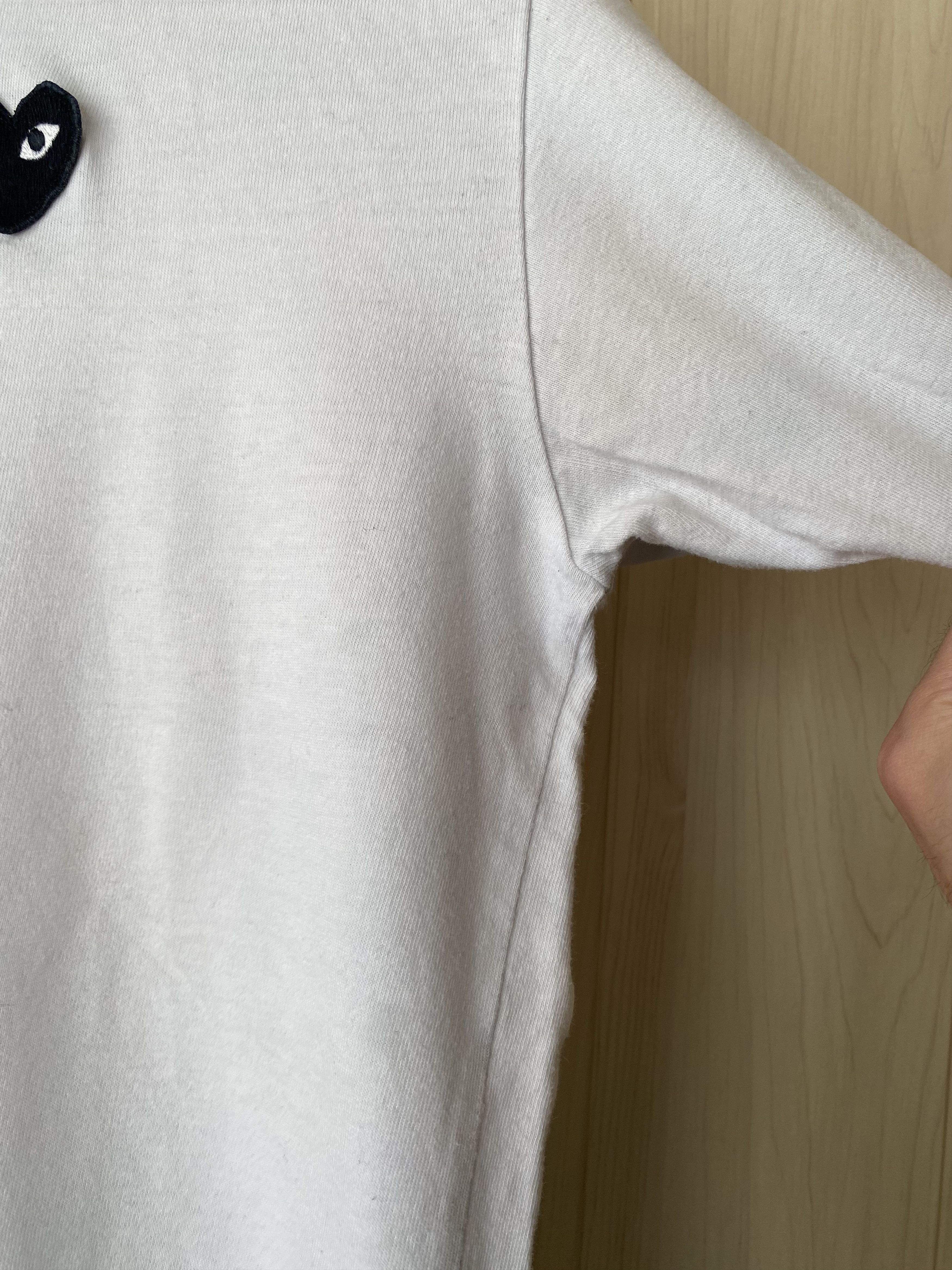 Comme des Garcons PLAY Comme des garcons Play black heart t-shirt Size US L / EU 52-54 / 3 - 6 Thumbnail
