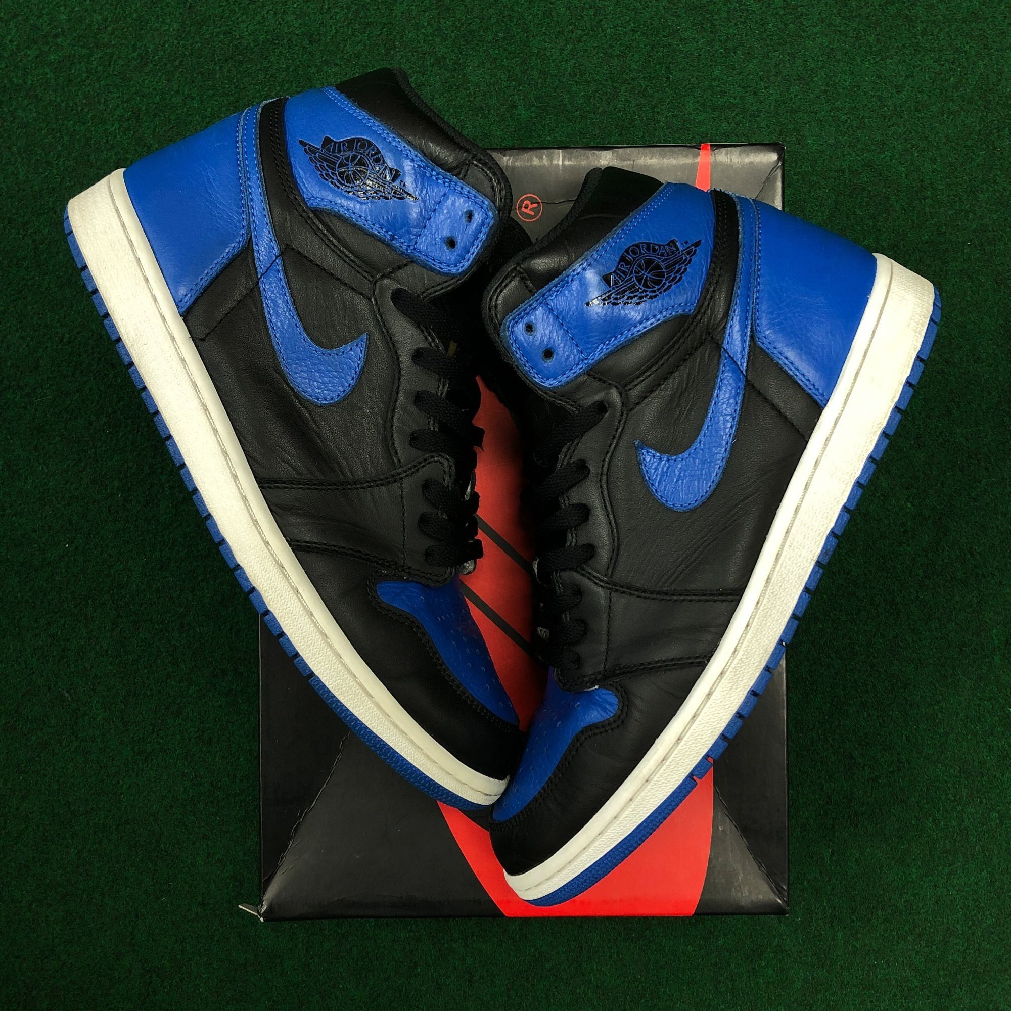 Jordan Brand Pre-Owned Air Jordan 1 Retro High OG ‘Royal’ 2017 - Size 10. Size US 10.5 / EU 43-44 - 1 Thumbnail