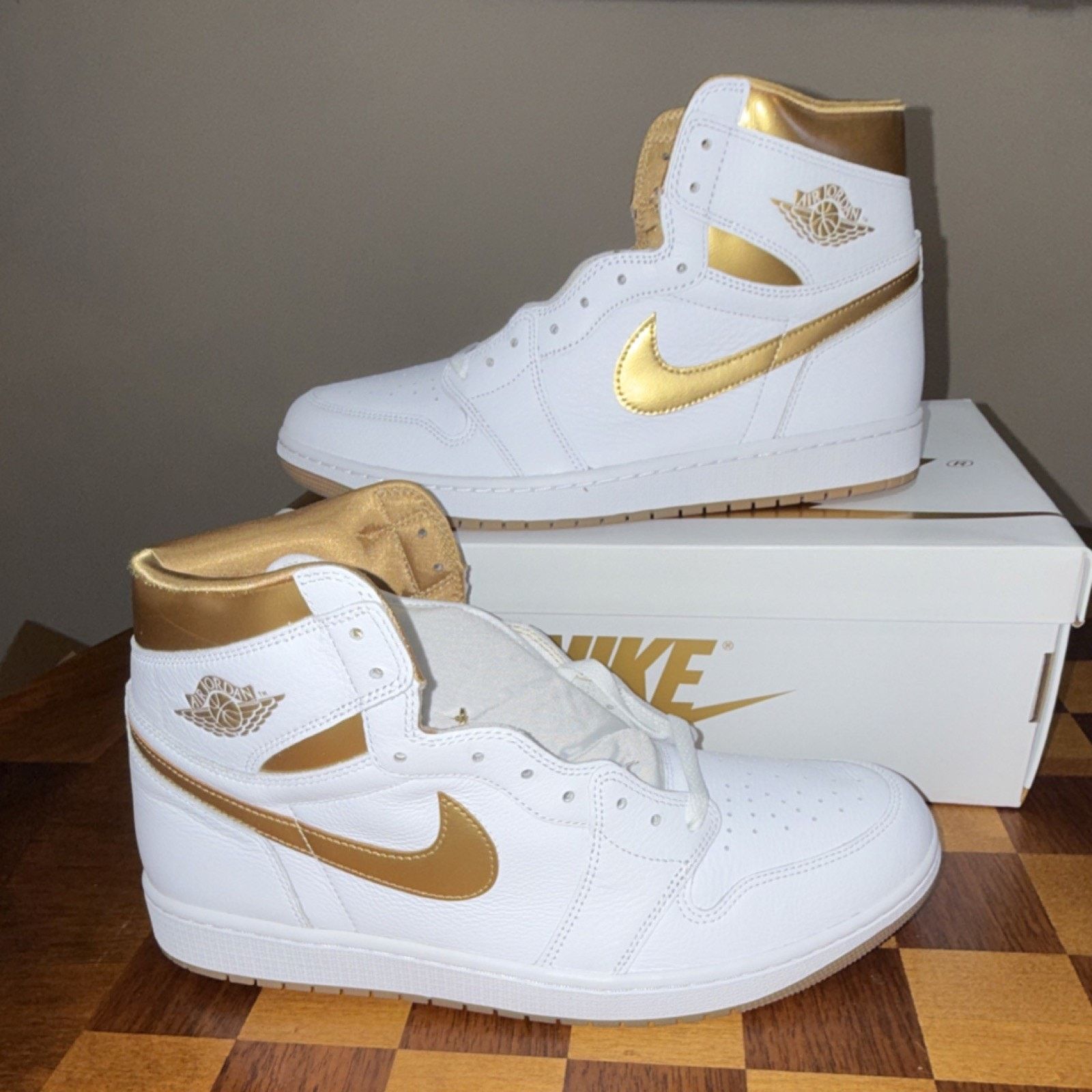 Nike Nike Air Jordan 1 White/Metallic Gold FD2596-107 Women's 14 Size US 11.5 / IT 41.5 - 3 Thumbnail