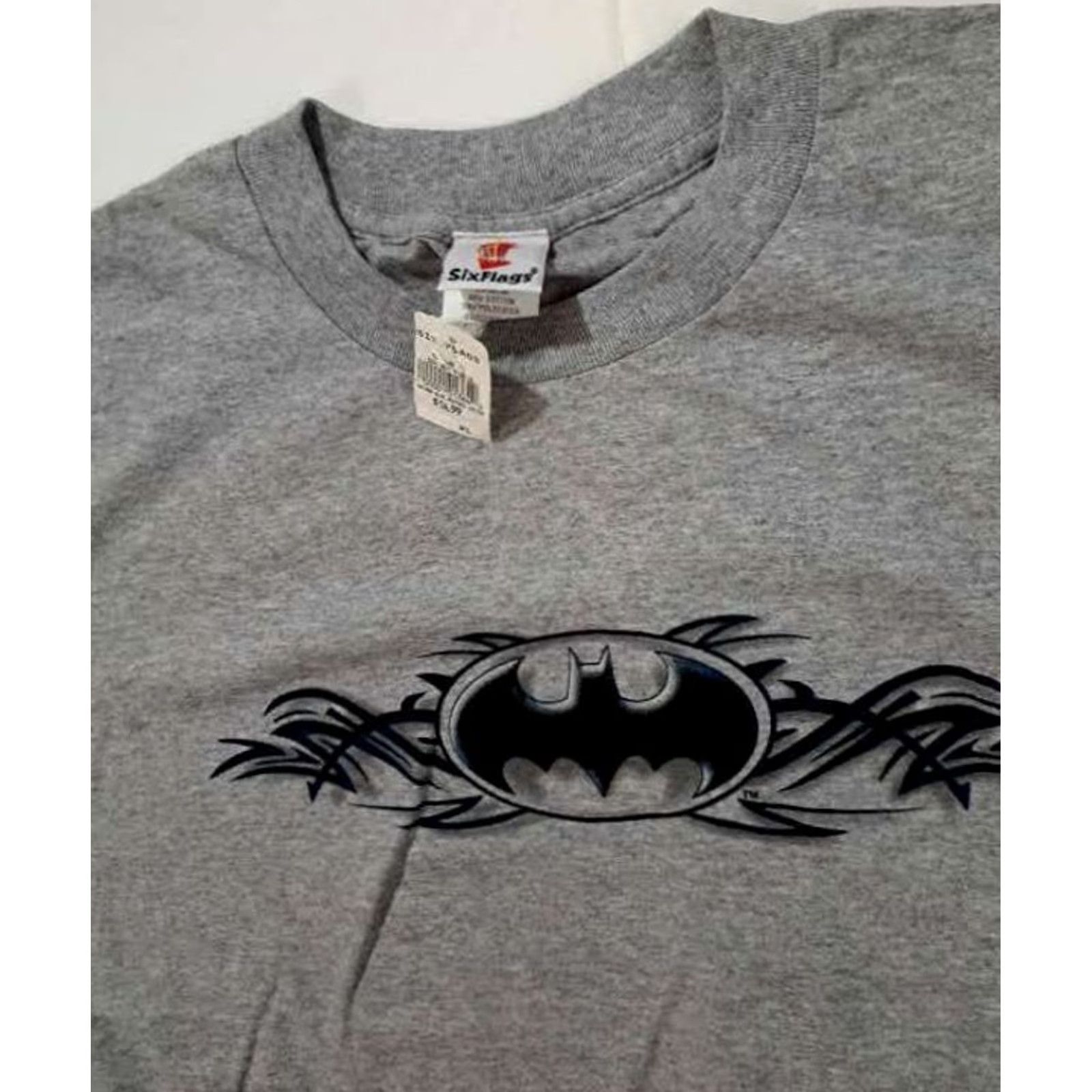 X-LARGE Six Flags Batman T-Shirt Grey XL Mens Short Sleeve Regular Size X-Large Gray, Amusement Rides Theme NWT Size US XL / EU 56 / 4 - 3 Thumbnail