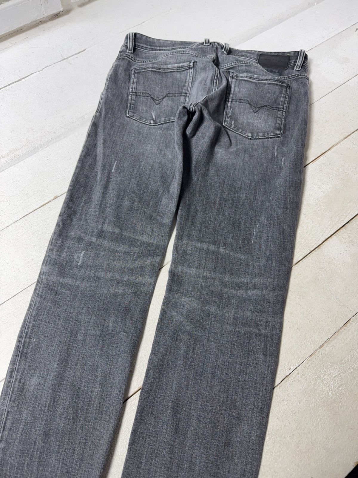 Diesel Luxury 00s Diesel Sleenker Grey Wash Skinny Jeans Knee Rip Size US 33 - 17 Thumbnail