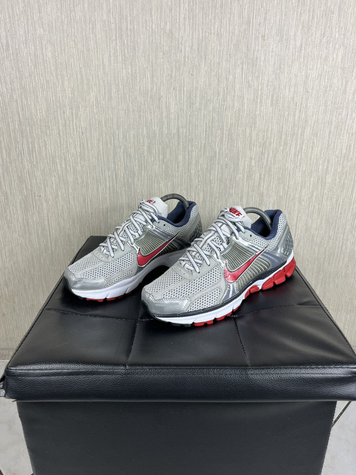 Nike Vintage Nike Vomero 5 mesh y2k silver retro sneakers shoes Size US 8 / EU 41 - 2 Thumbnail