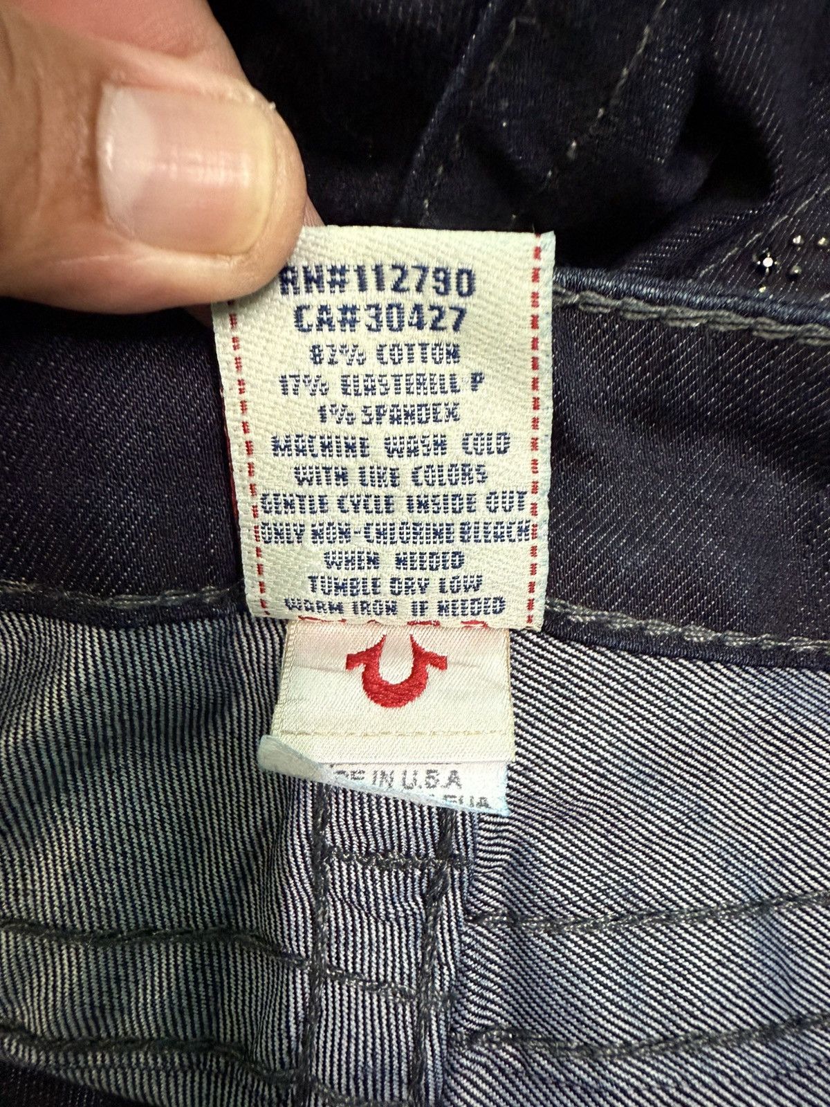 True Religion TRUE RELIGION WORLD TOUR LOW RISE BOT CUT JEANS Size 27" / US 4 / IT 40 - 11 Thumbnail